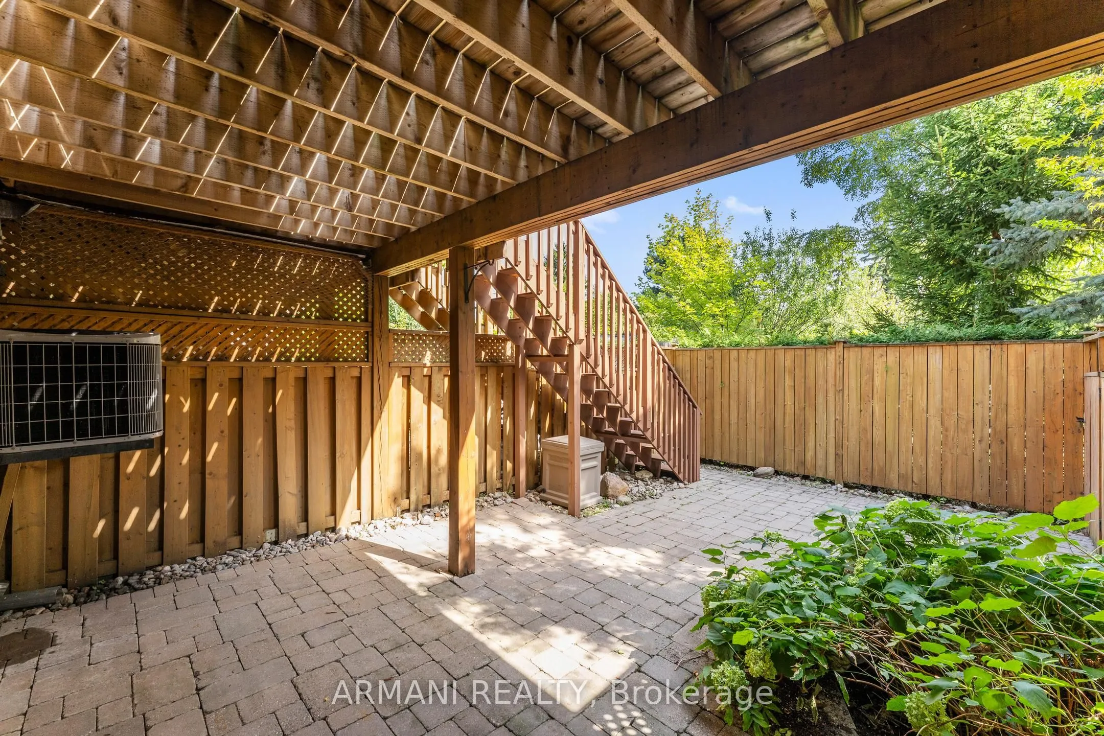 10 Lobo Mews
