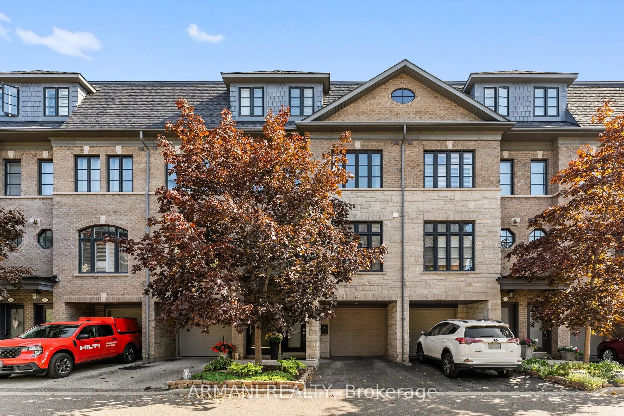 10 Lobo Mews