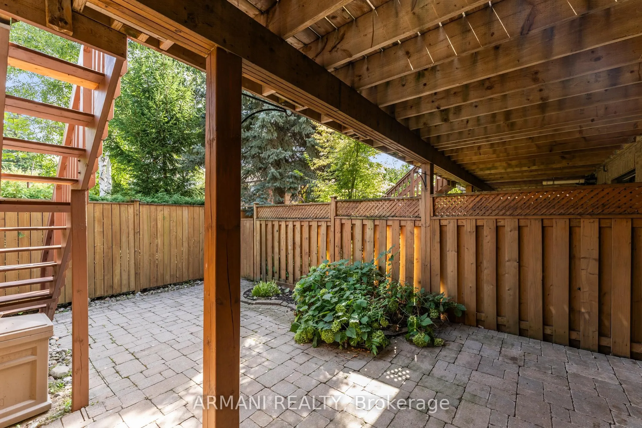 10 Lobo Mews