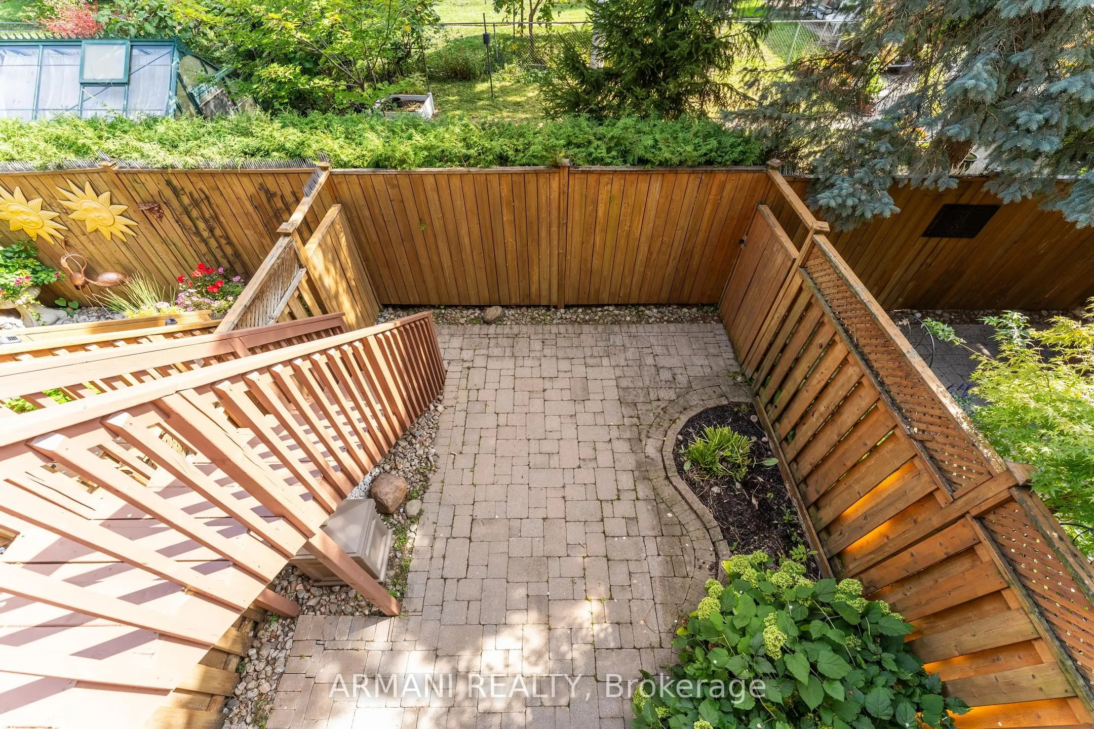 10 Lobo Mews