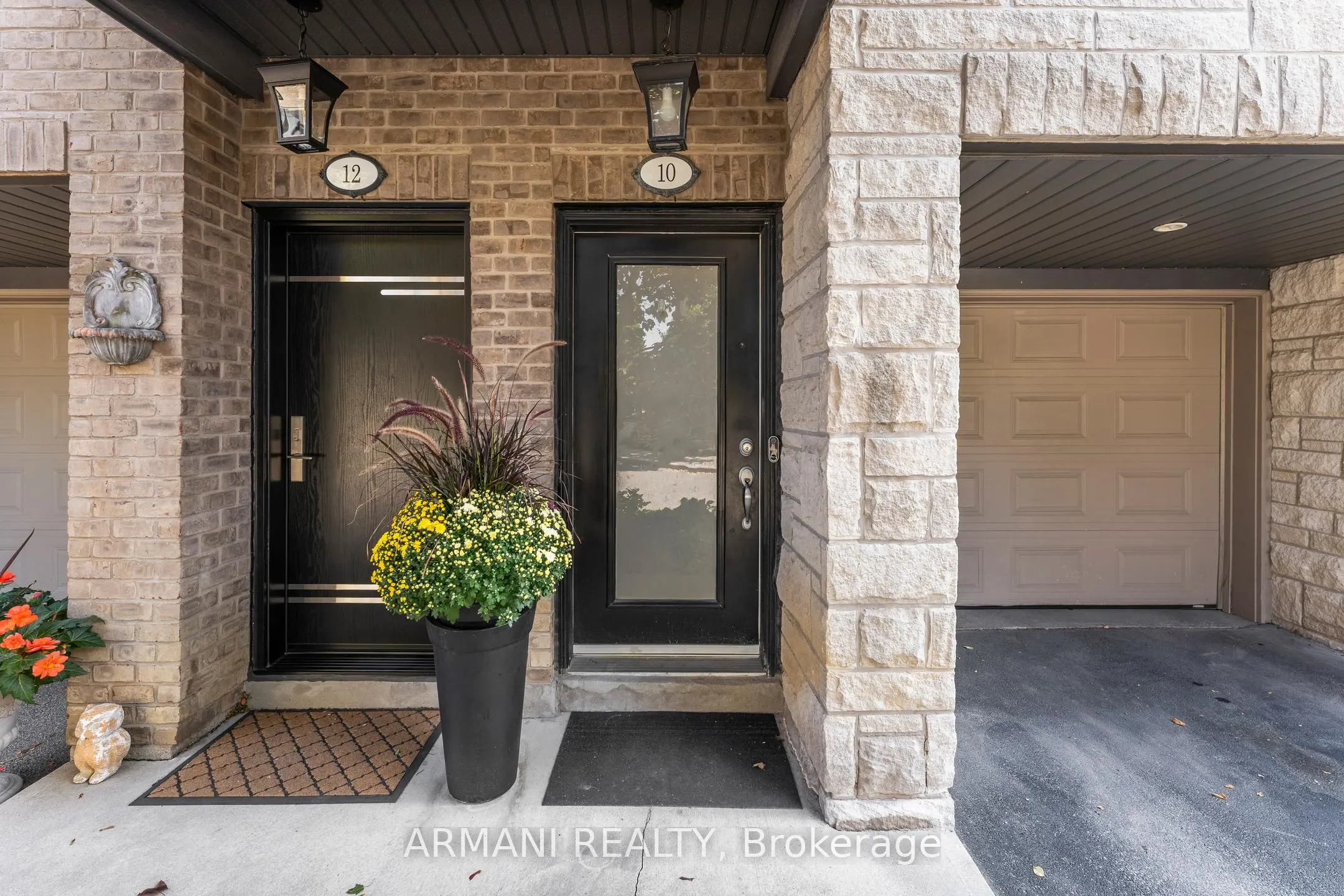 10 Lobo Mews