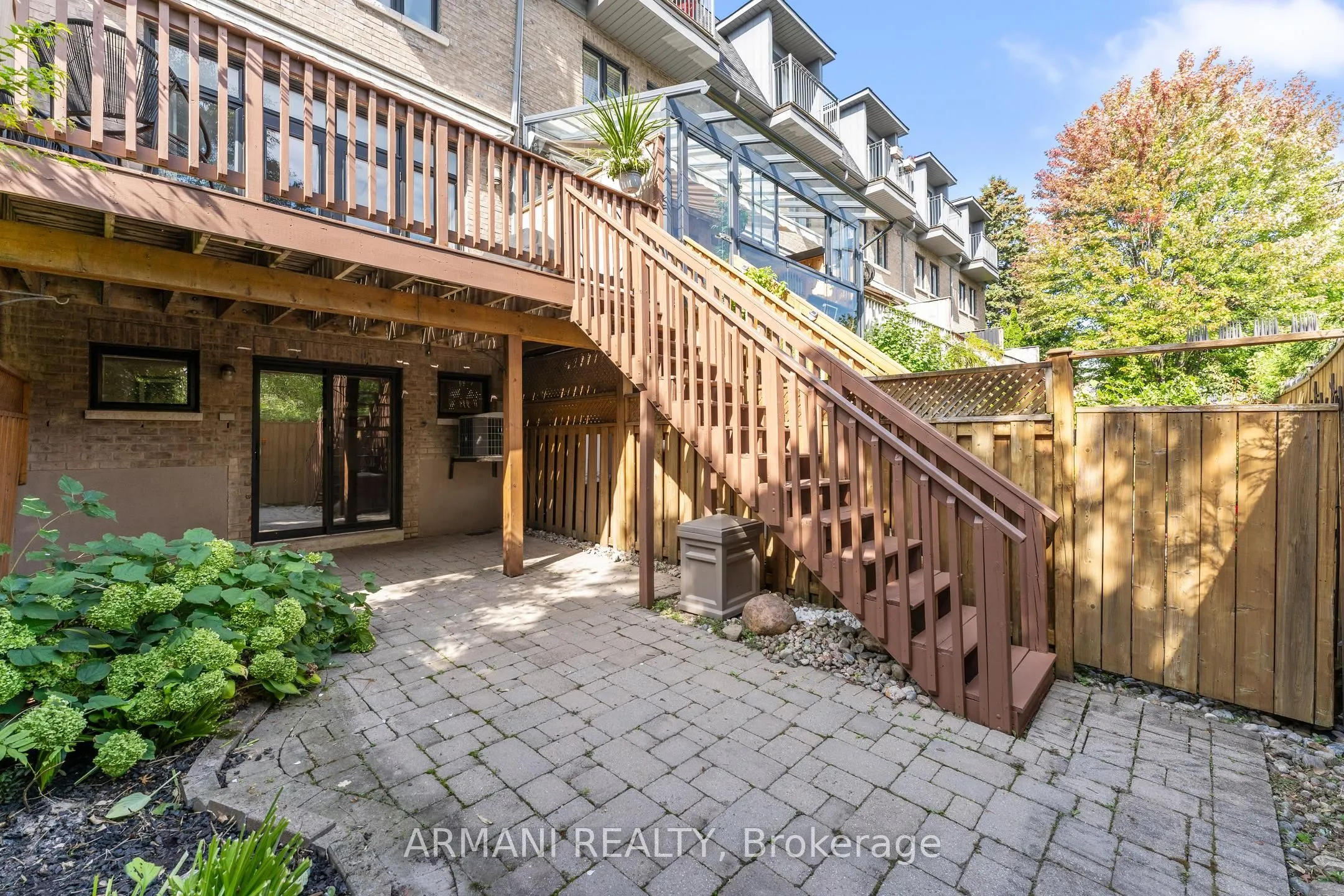 10 Lobo Mews
