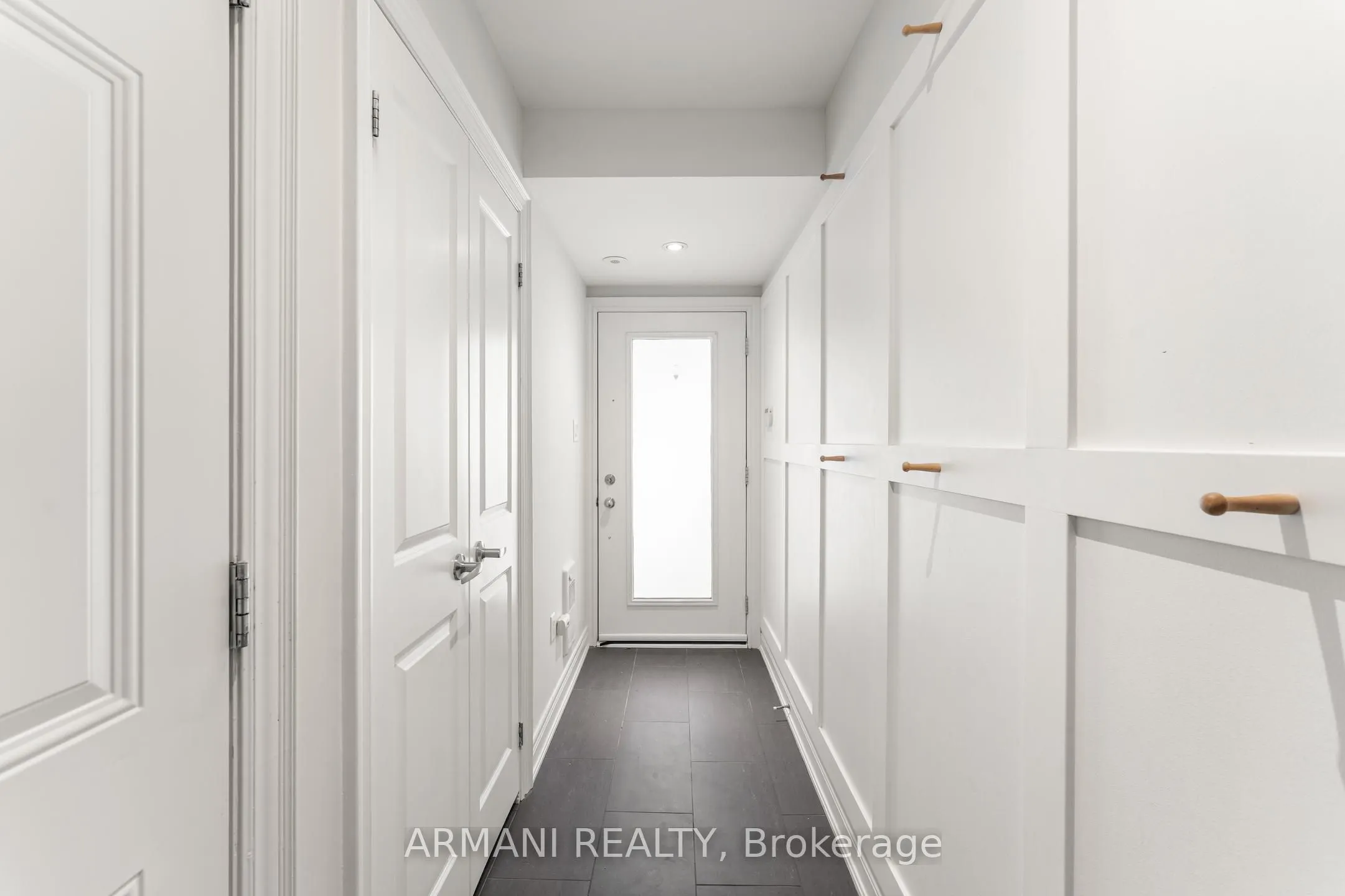 10 Lobo Mews