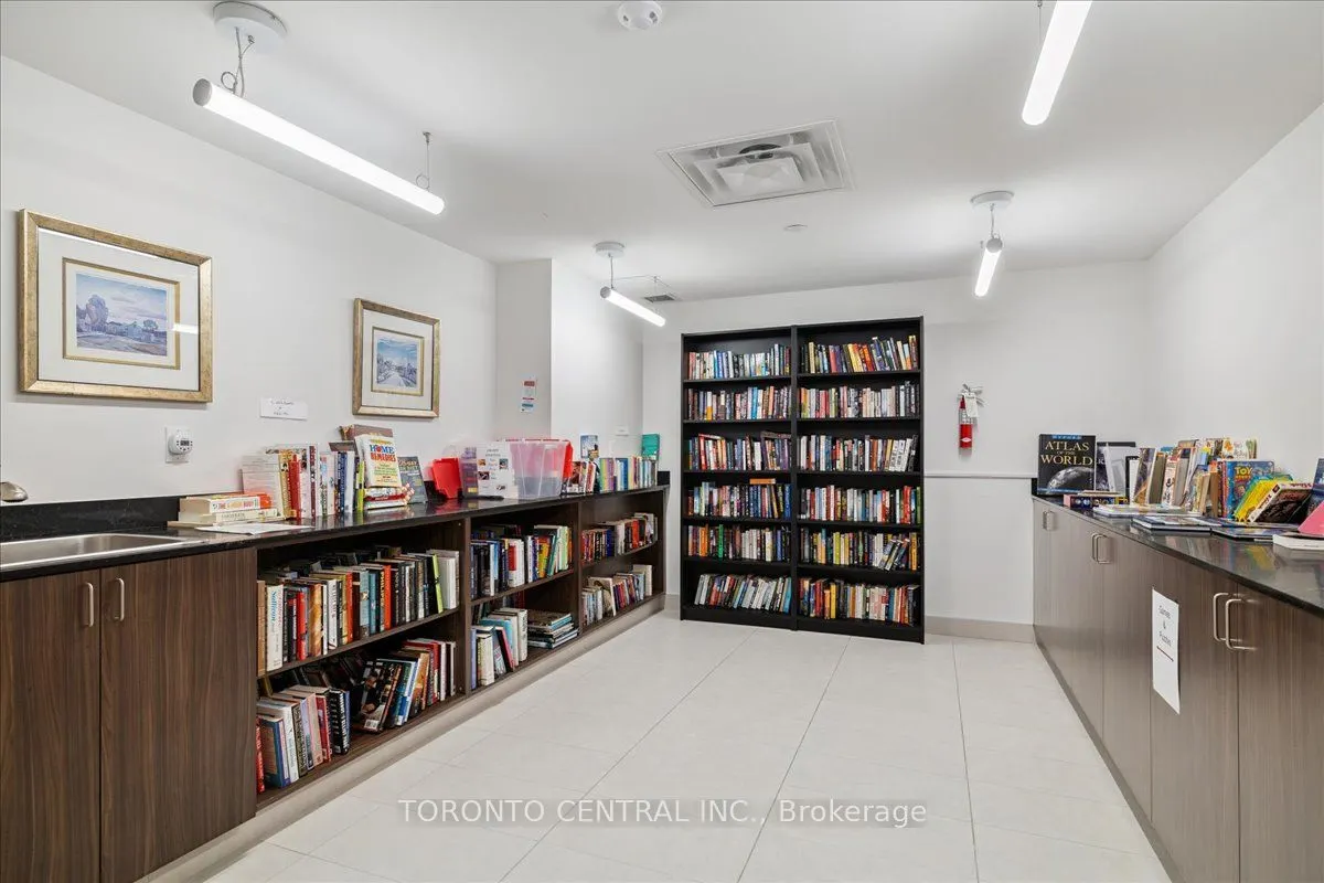 1575 Lakeshore Road W, #237