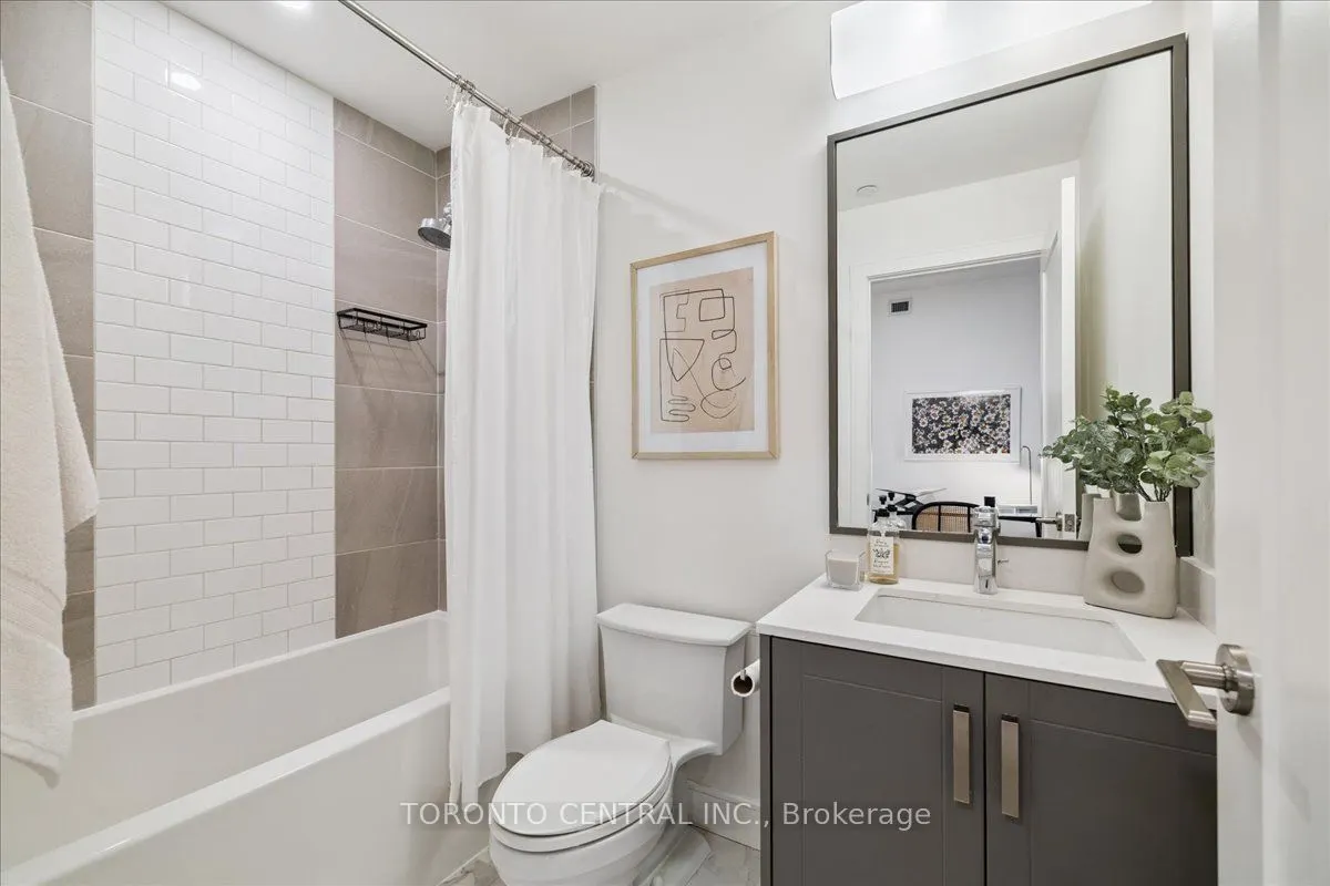 1575 Lakeshore Road W, #237
