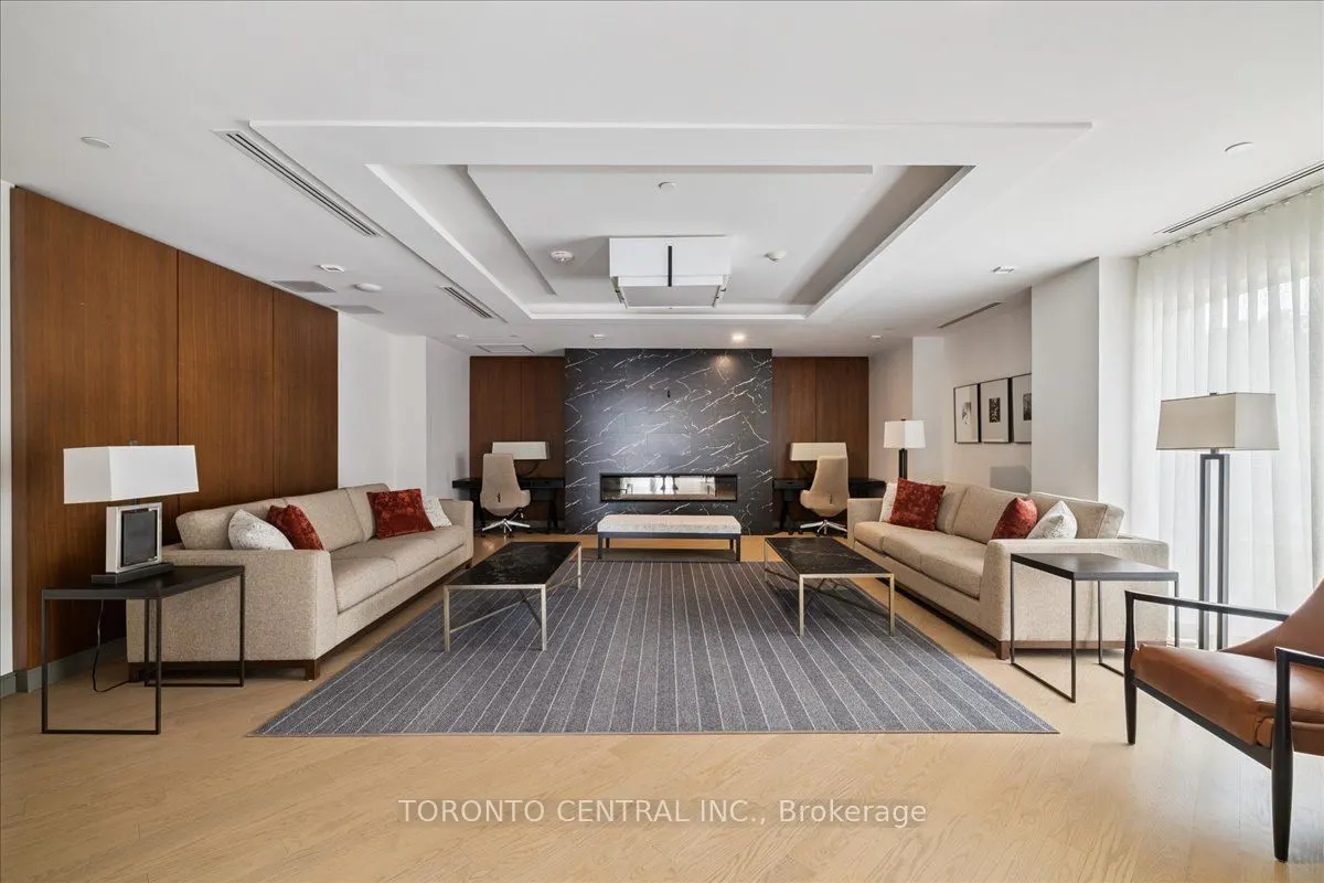 1575 Lakeshore Road W, #237