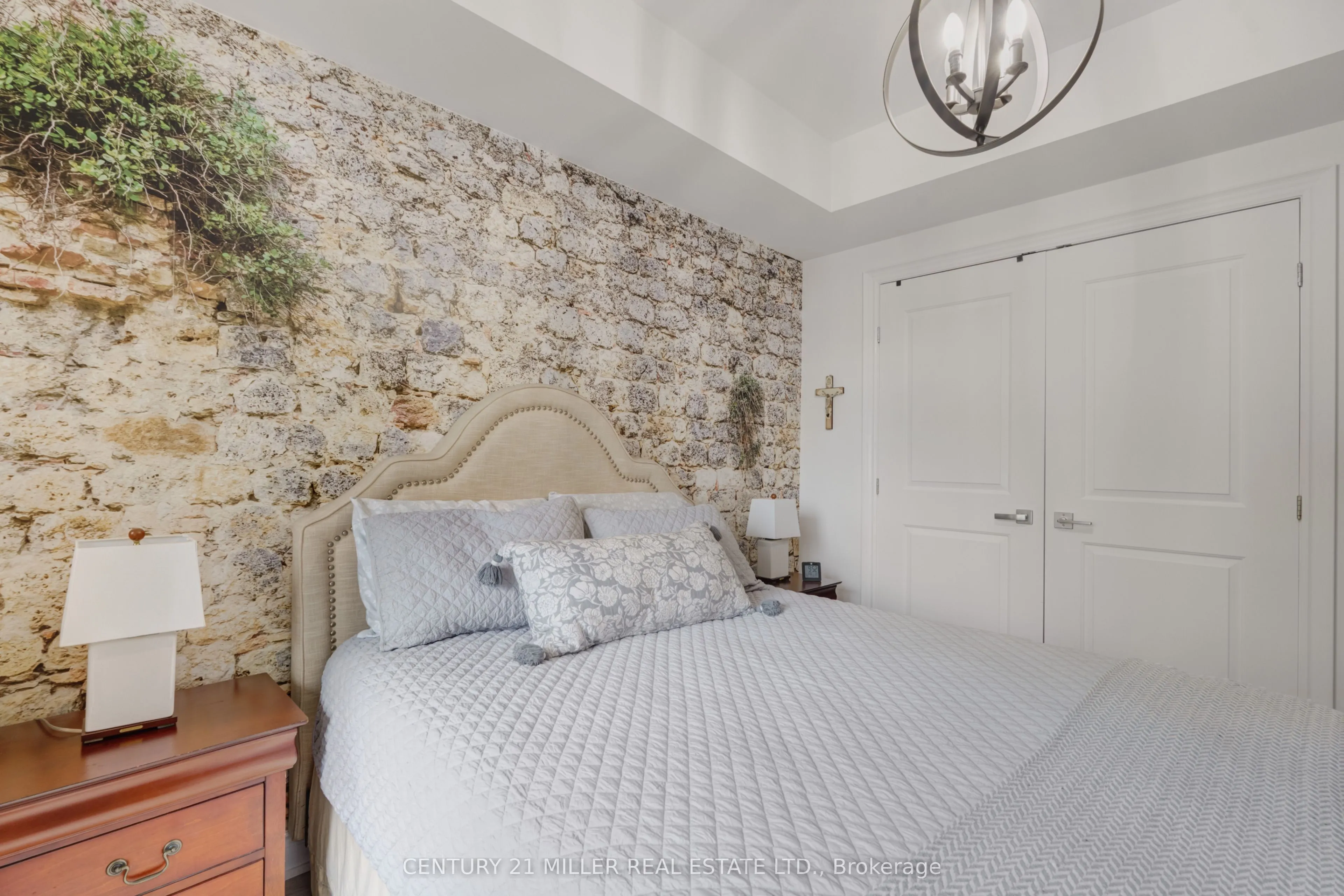 3500 Lakeshore Road W, #511