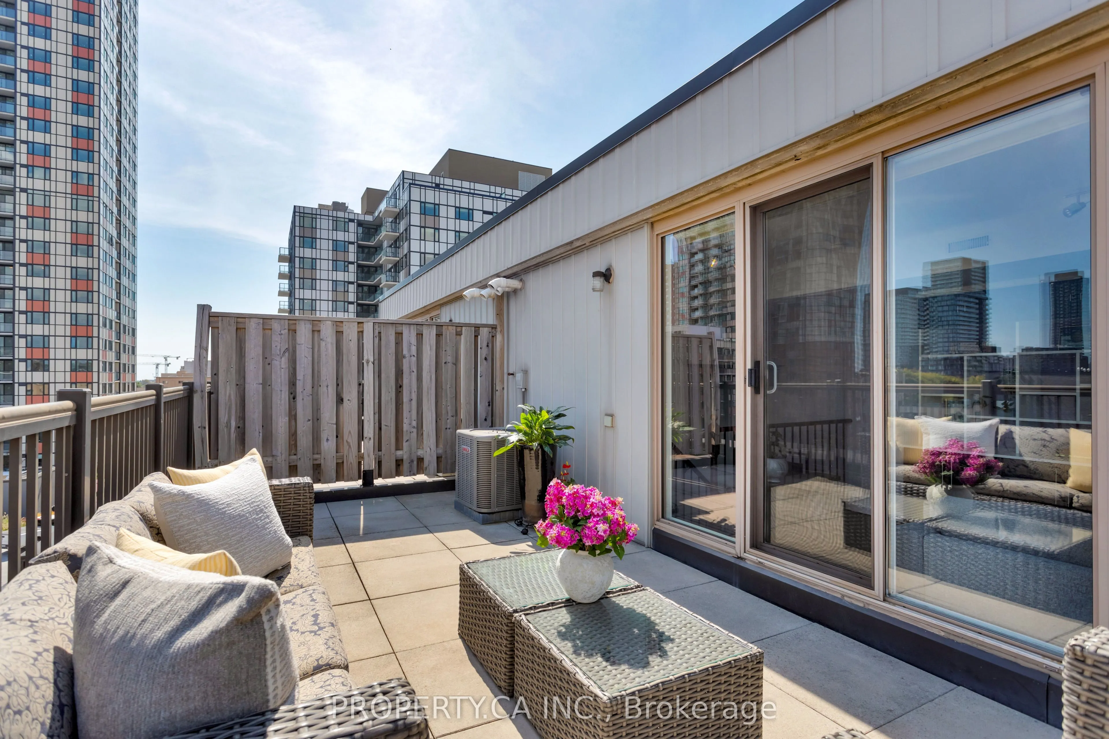 6 Foundry Avenue, #256