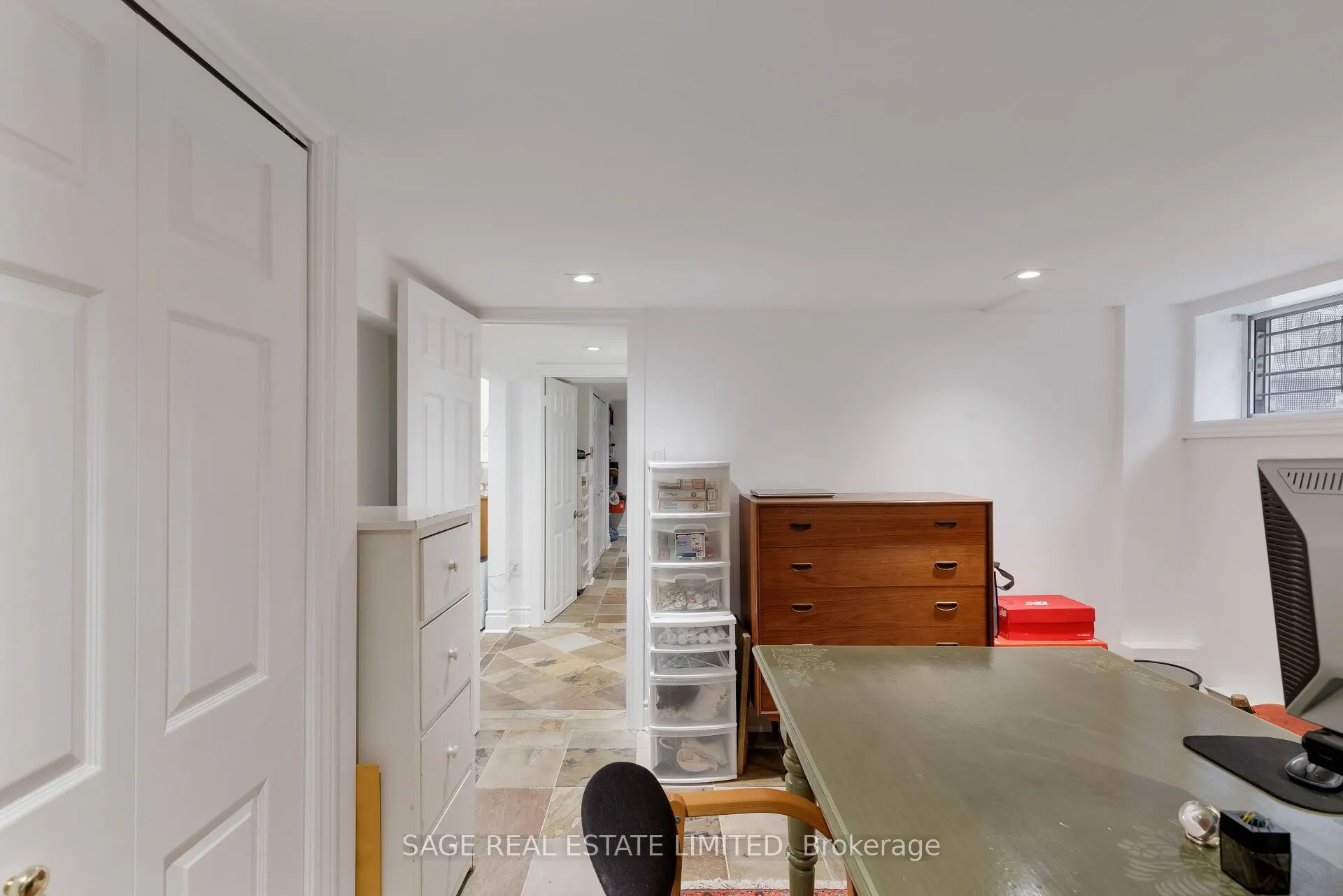 35 Grenview Boulevard N