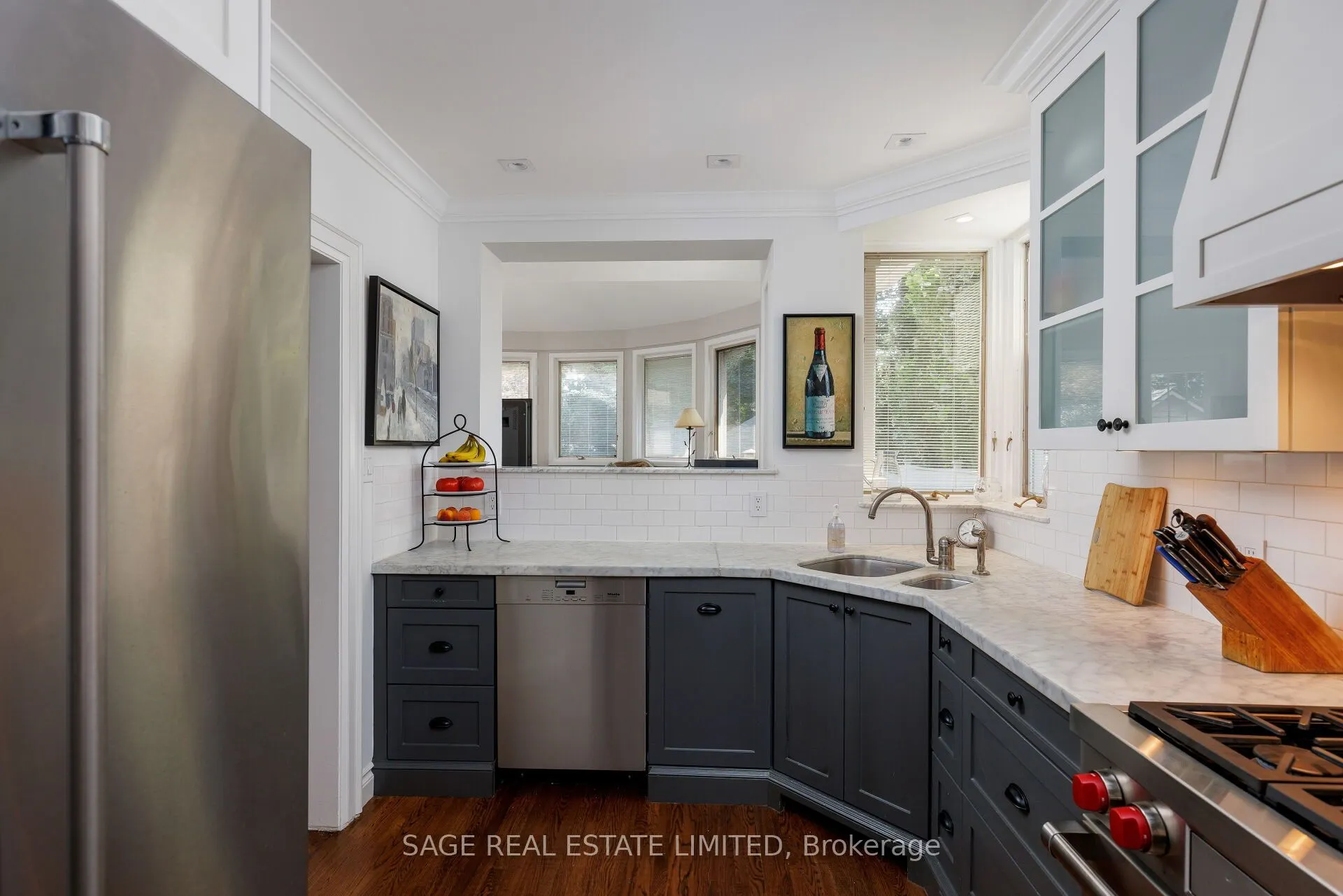 35 Grenview Boulevard N