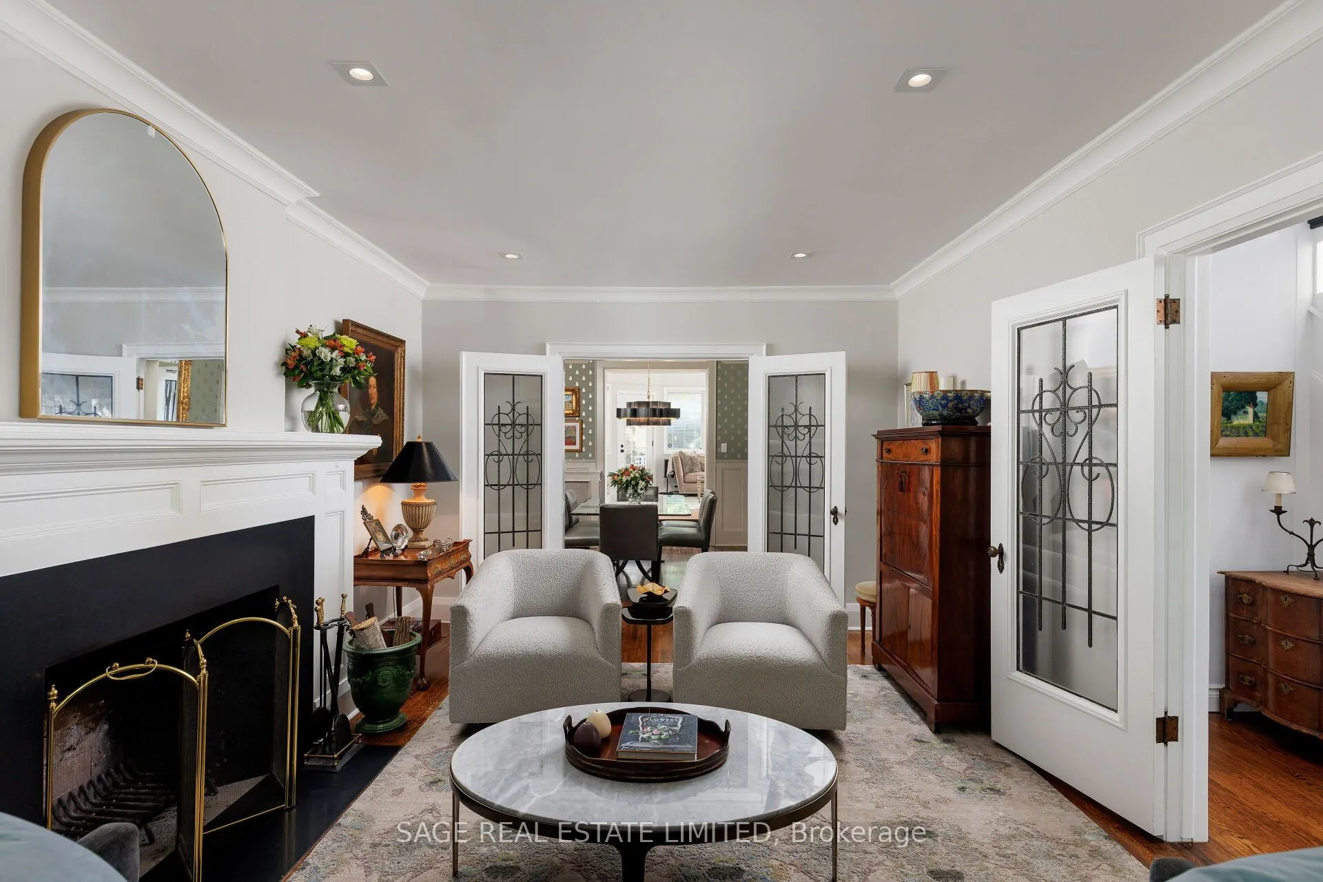 35 Grenview Boulevard N