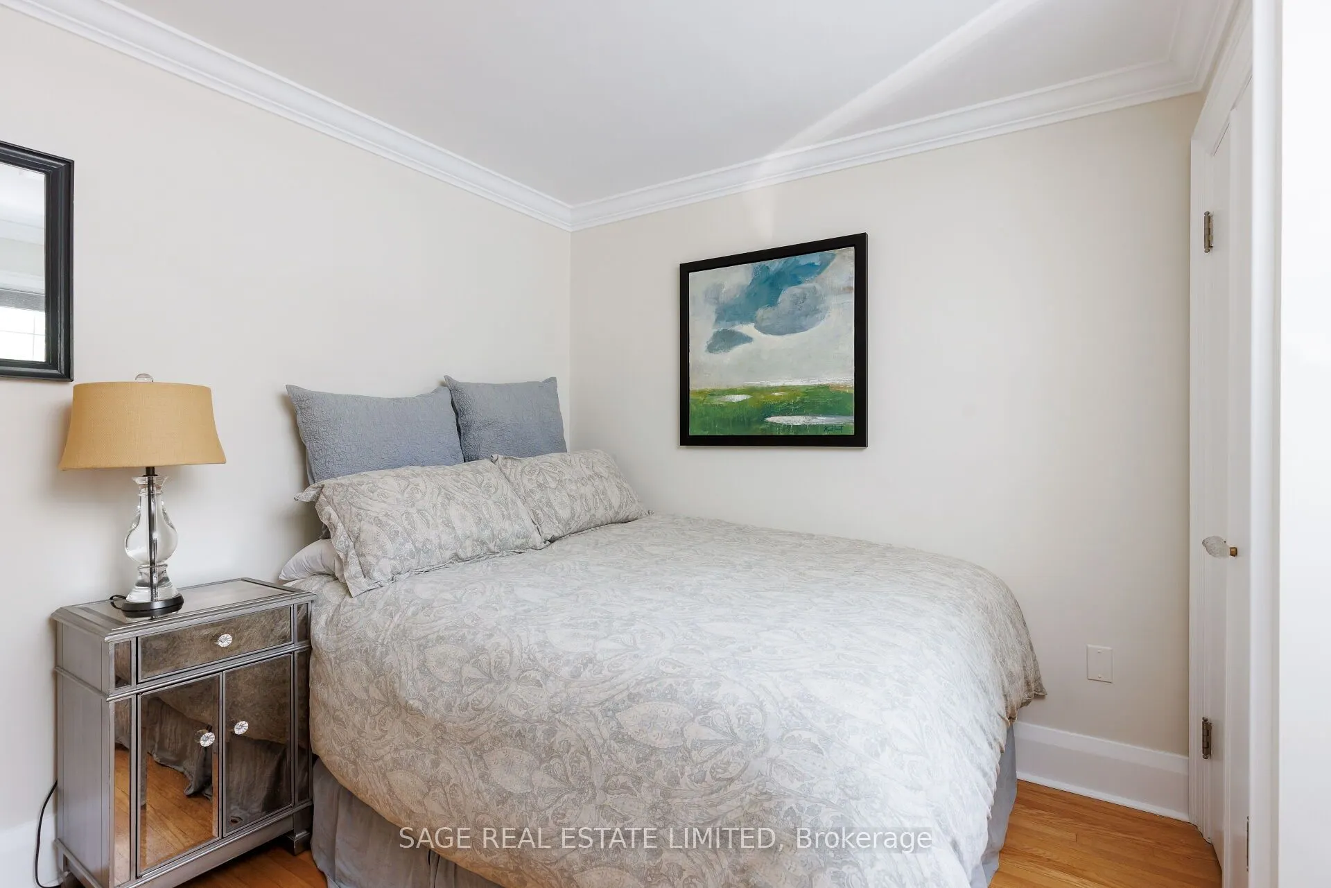 35 Grenview Boulevard N