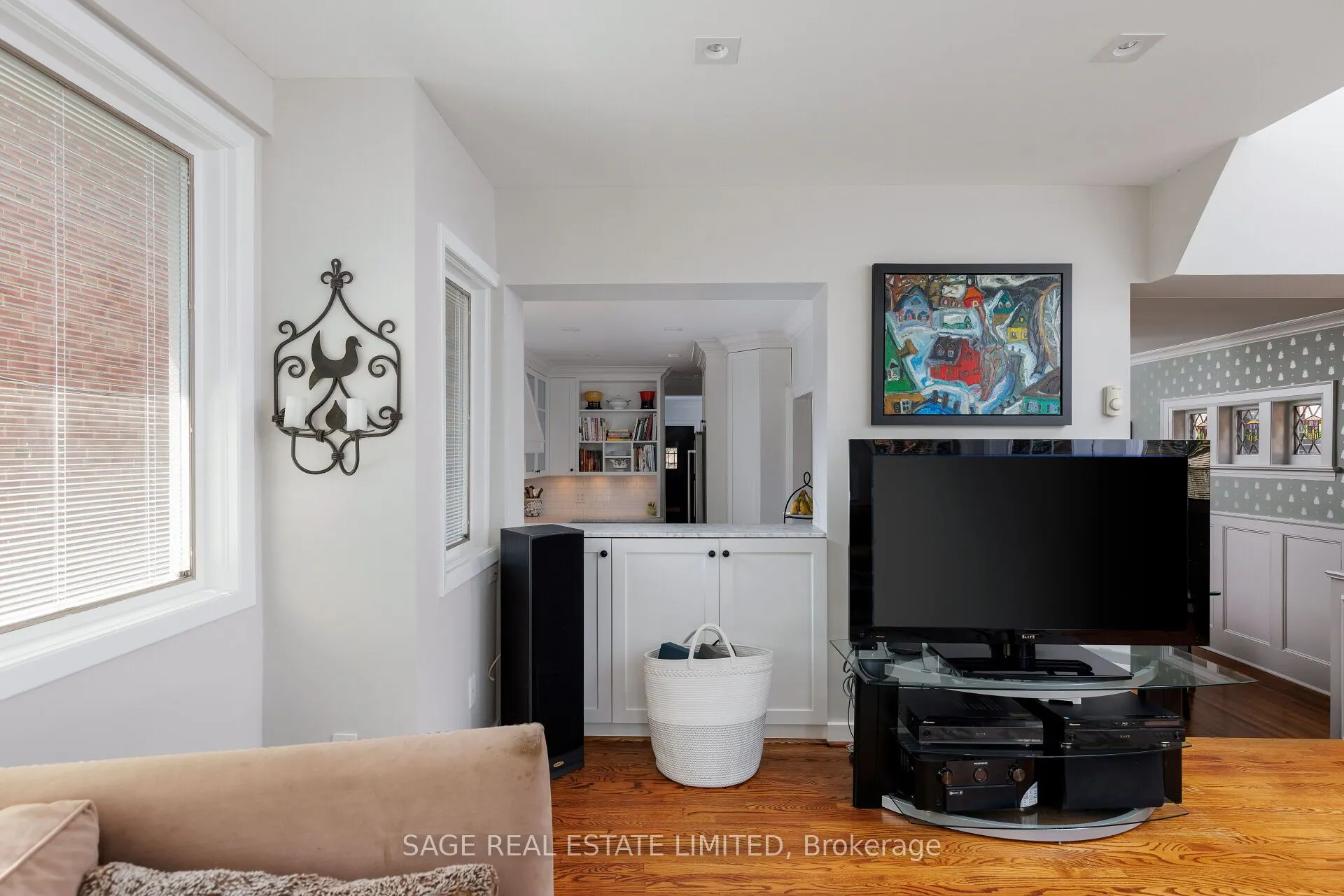 35 Grenview Boulevard N