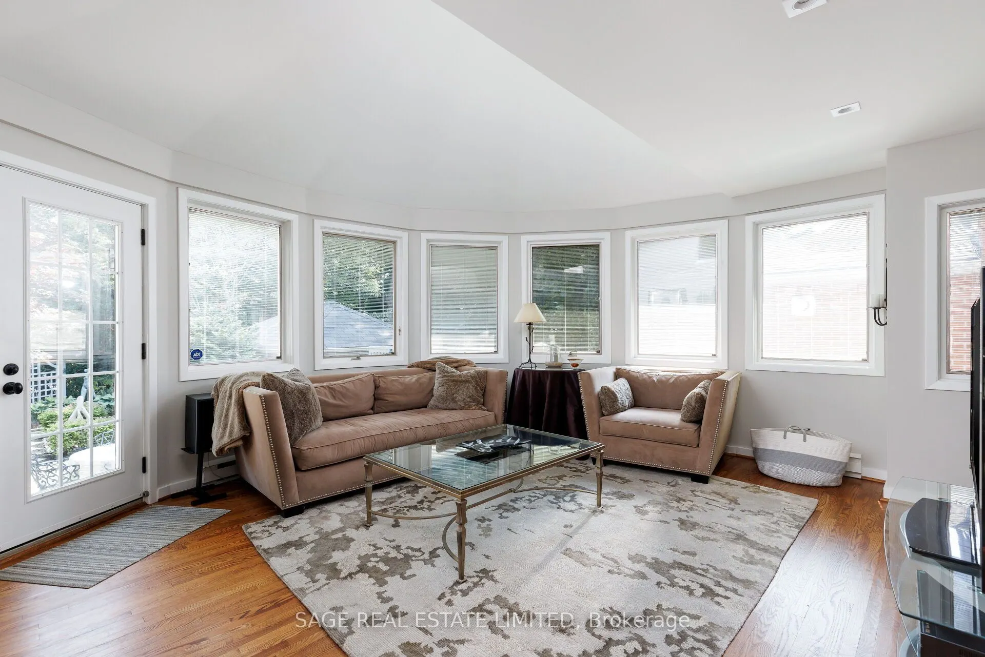35 Grenview Boulevard N