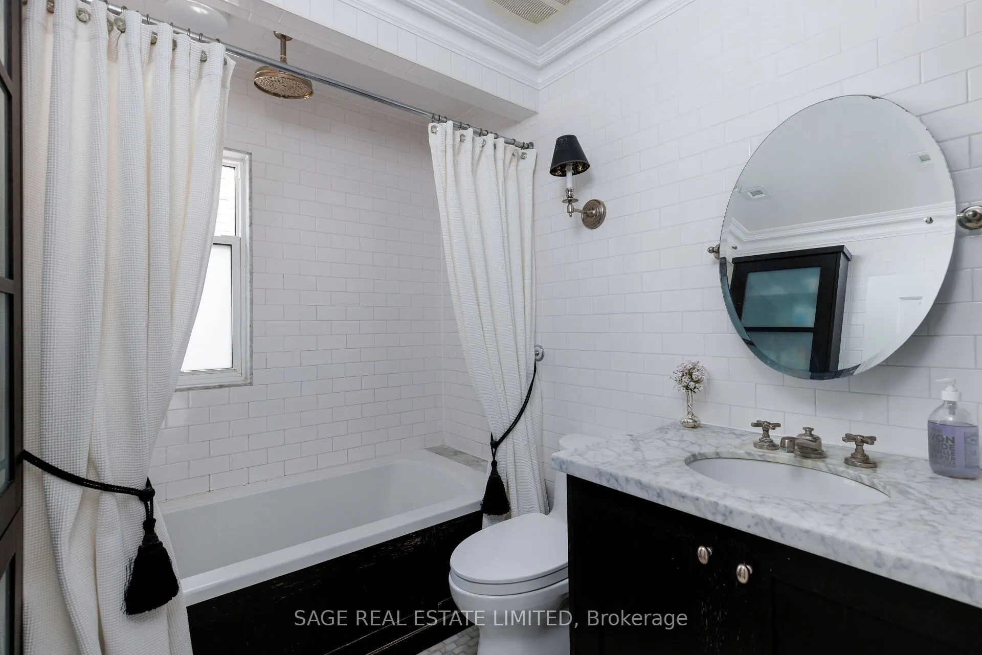 35 Grenview Boulevard N