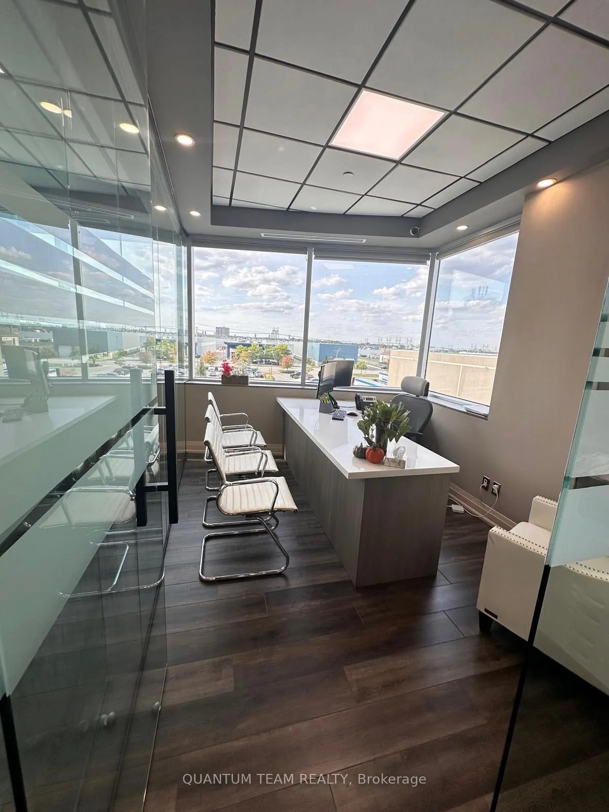 218 Export Boulevard, #310