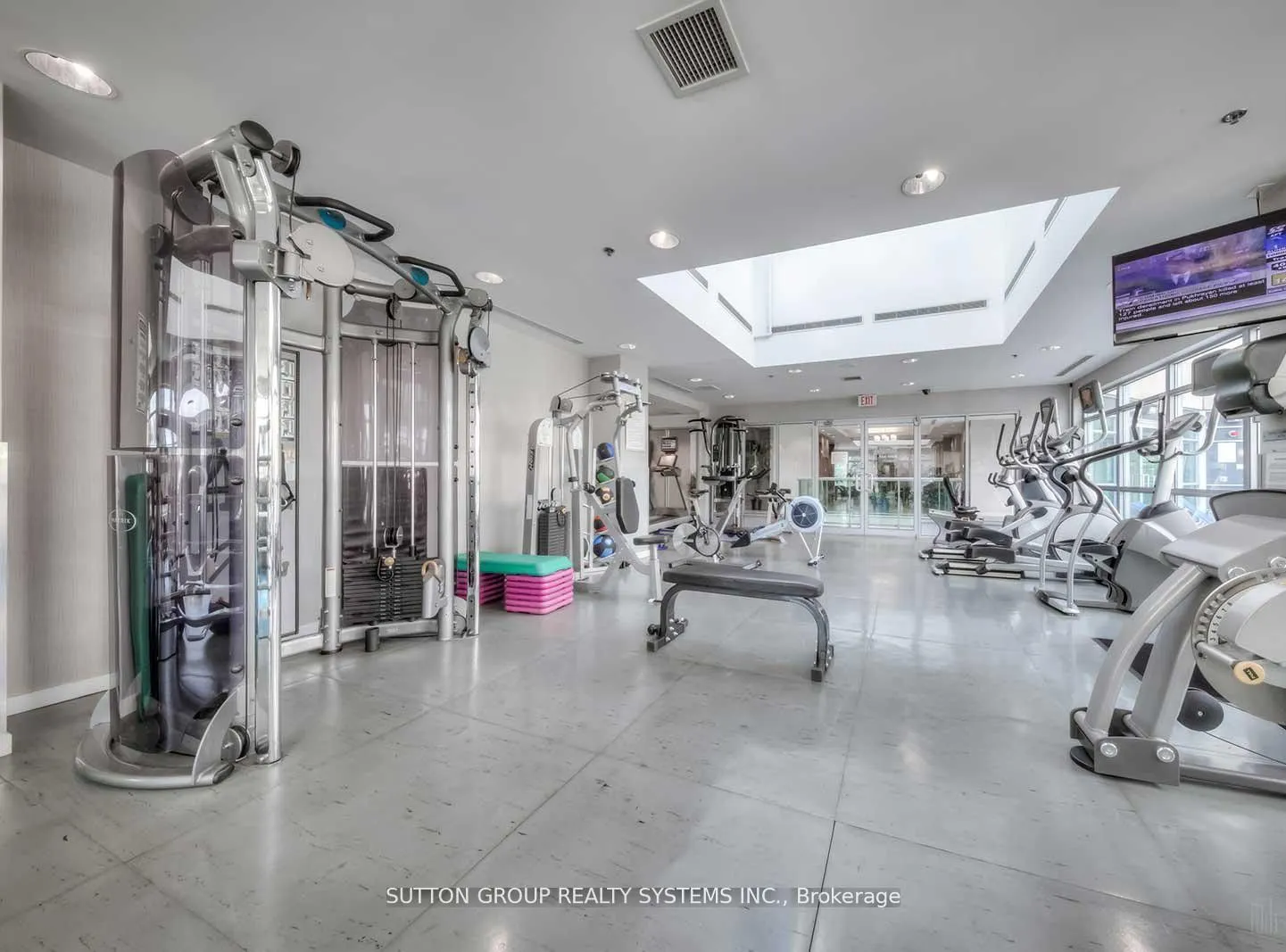 33 Elm Drive, #1906