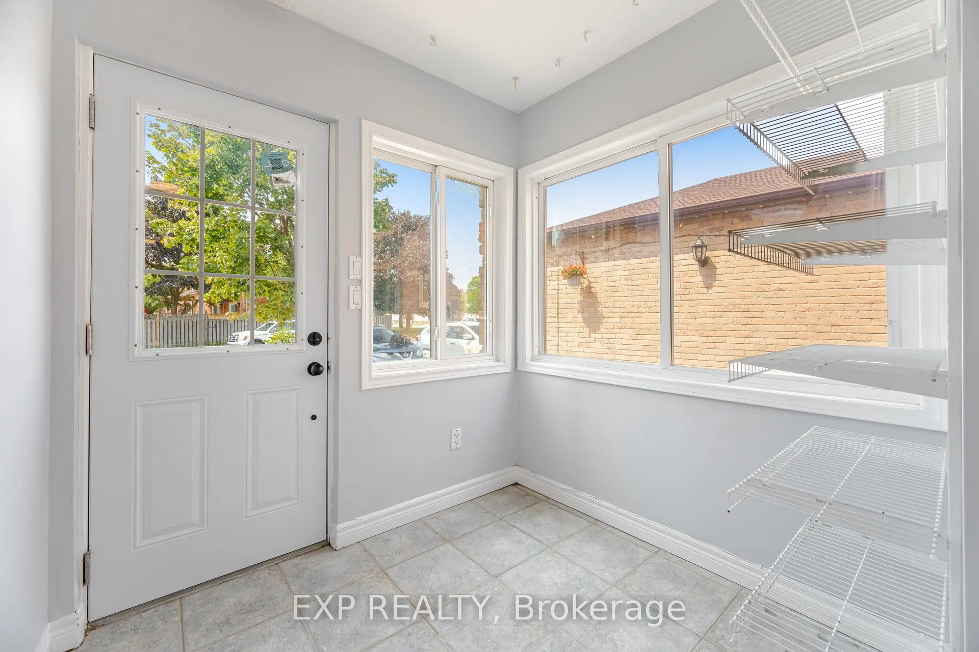 4102 Forest Fire Crescent