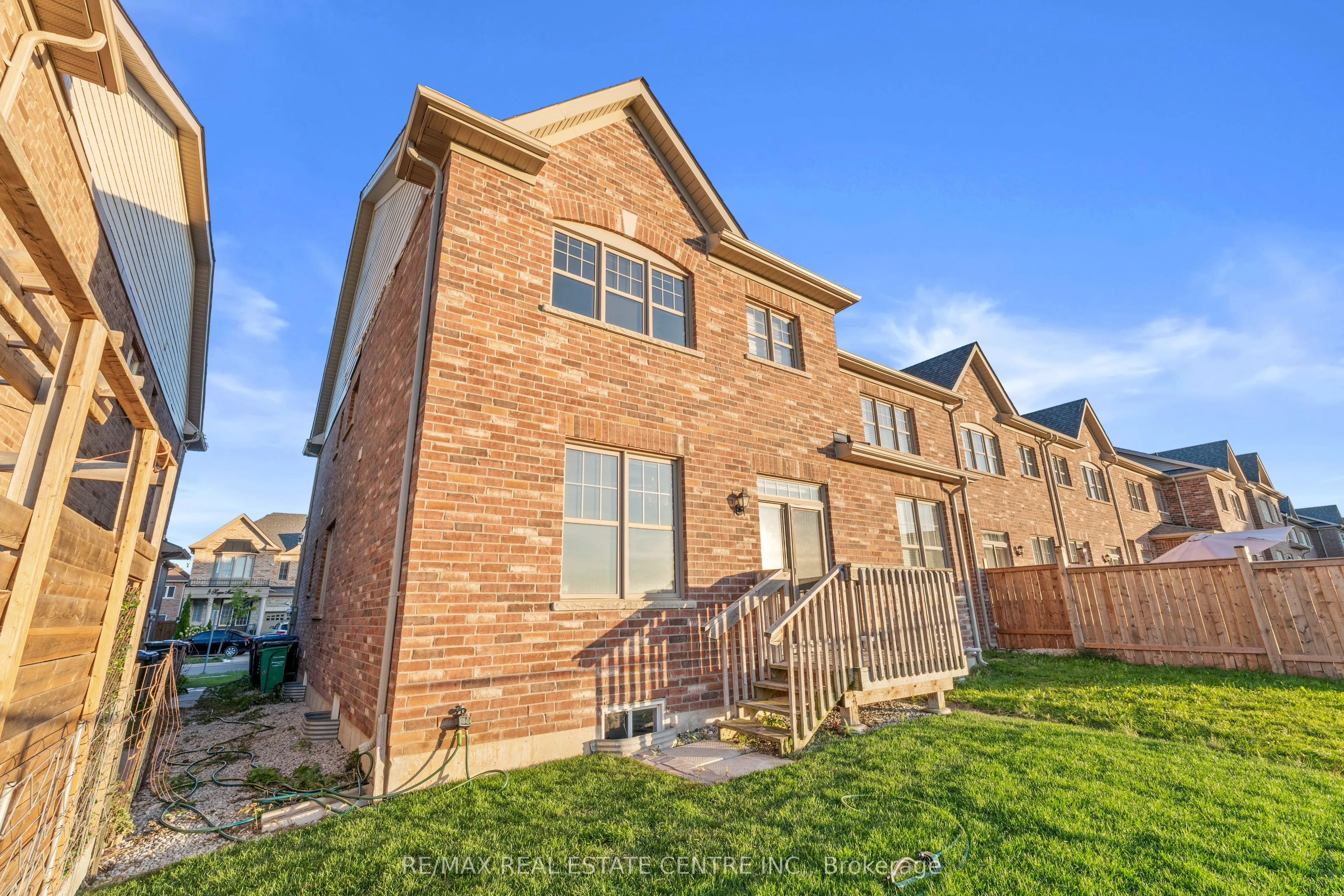 18 Hogan Manor Drive