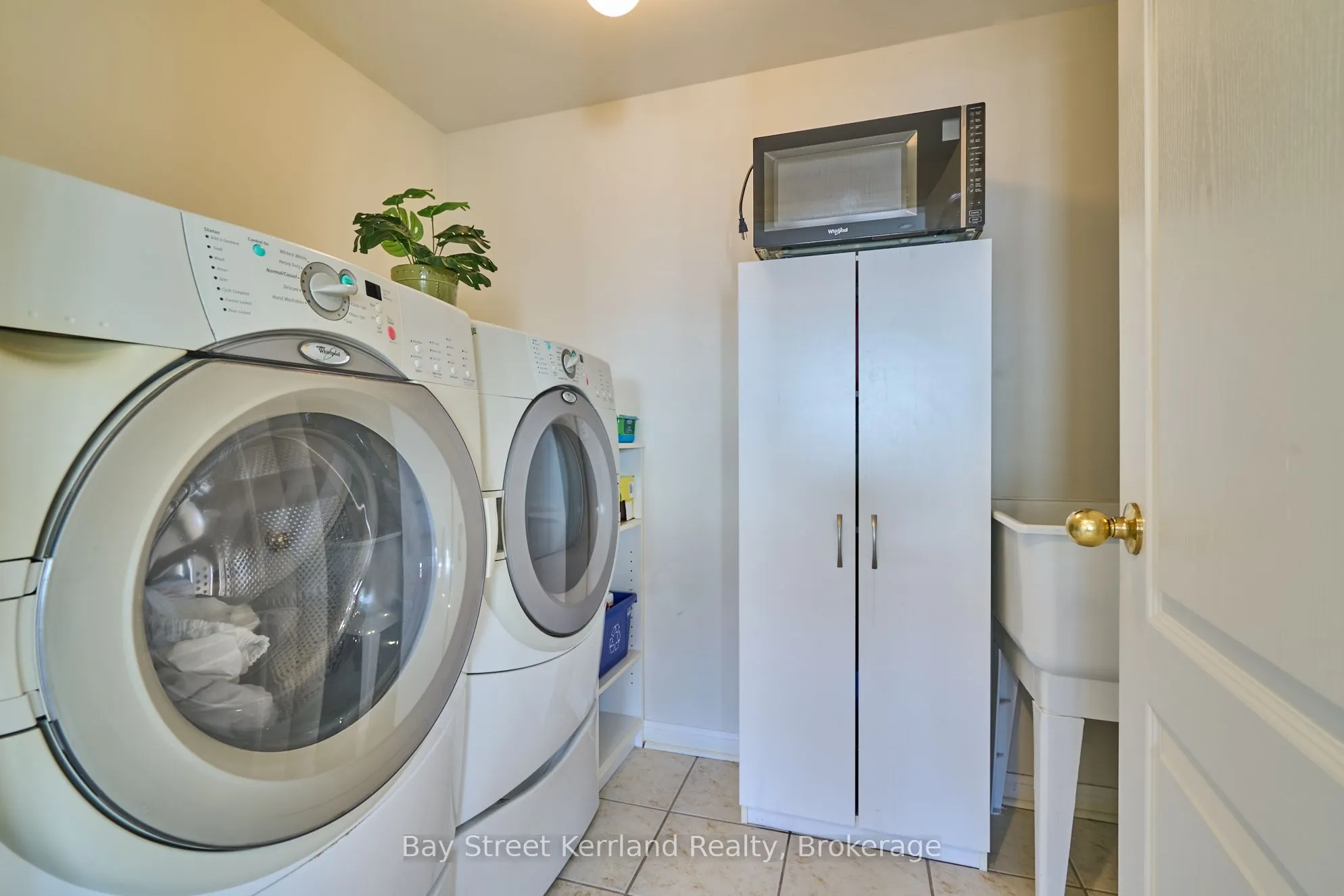 3030 Breakwater Court, #105