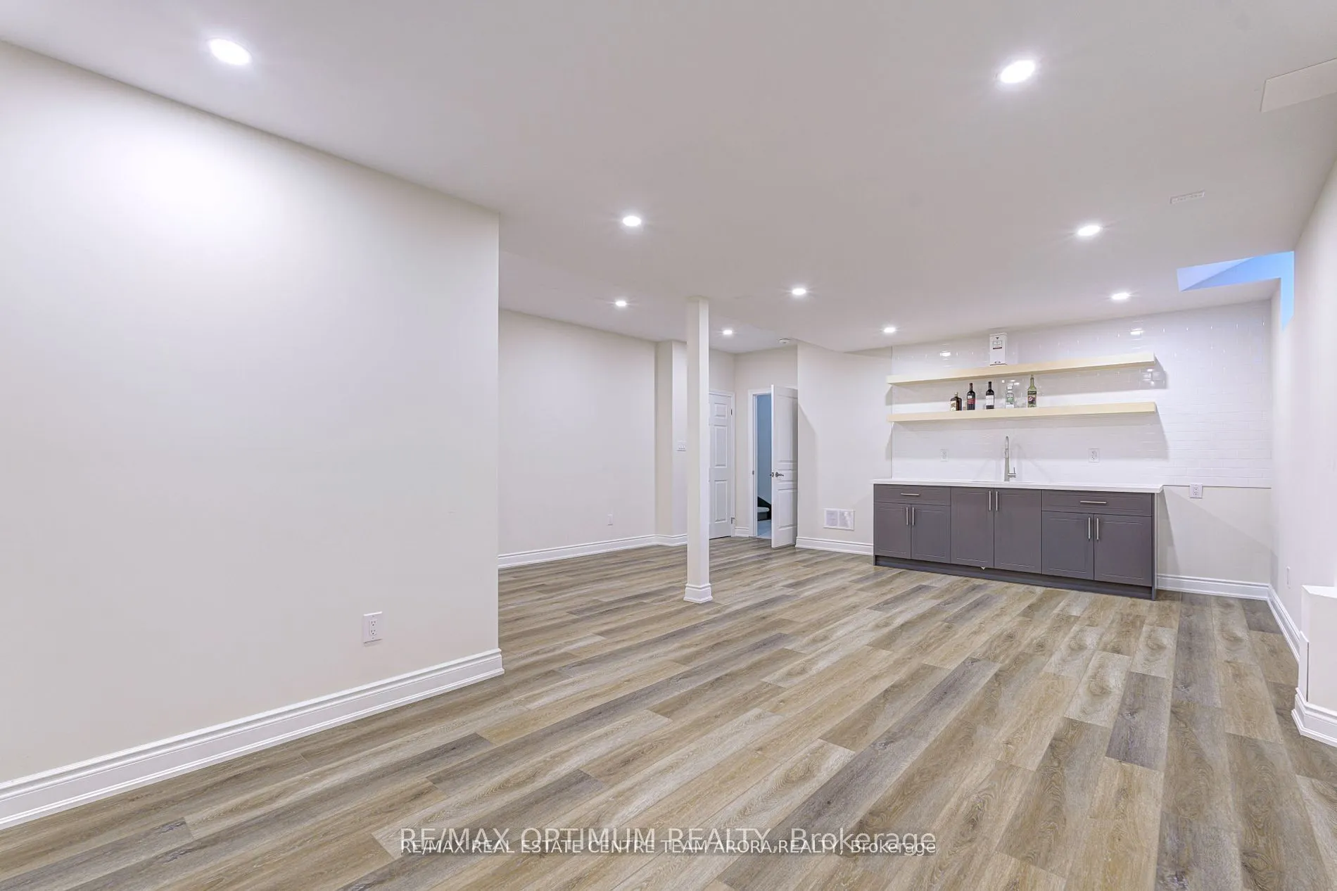 18 Deanston Court
