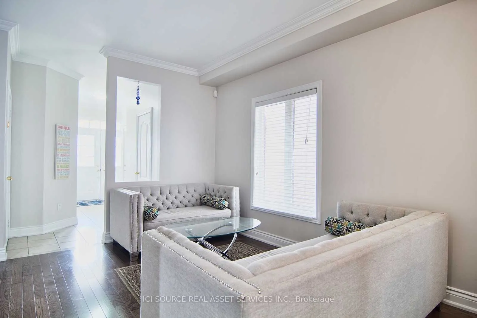 5279 Springbok Crescent, #Upper