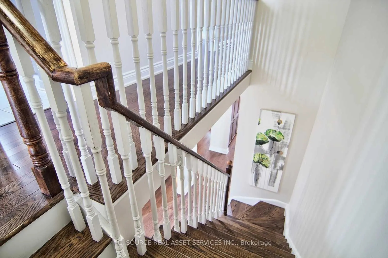 5279 Springbok Crescent, #Upper