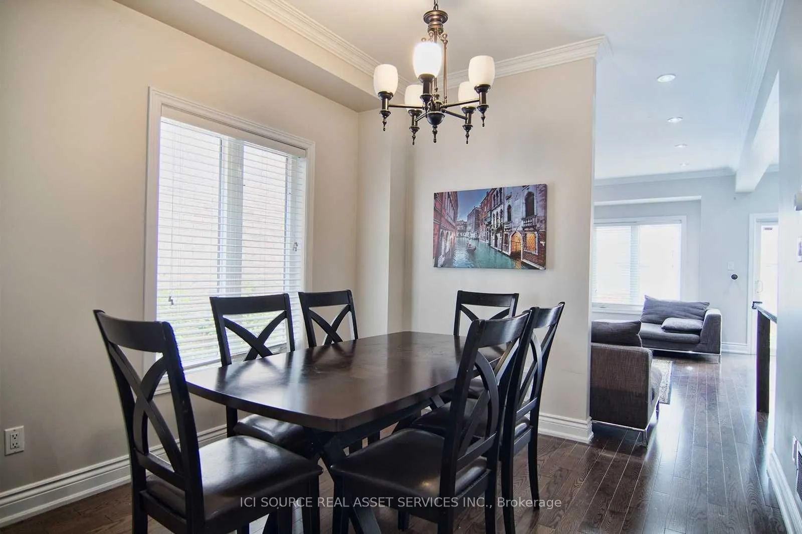 5279 Springbok Crescent, #Upper