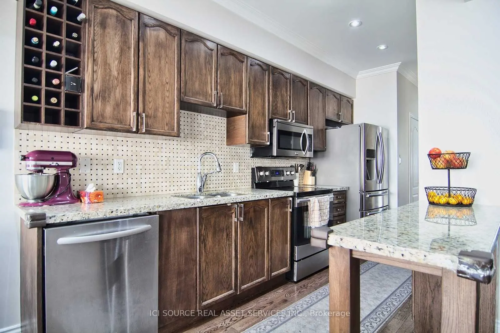5279 Springbok Crescent, #Upper