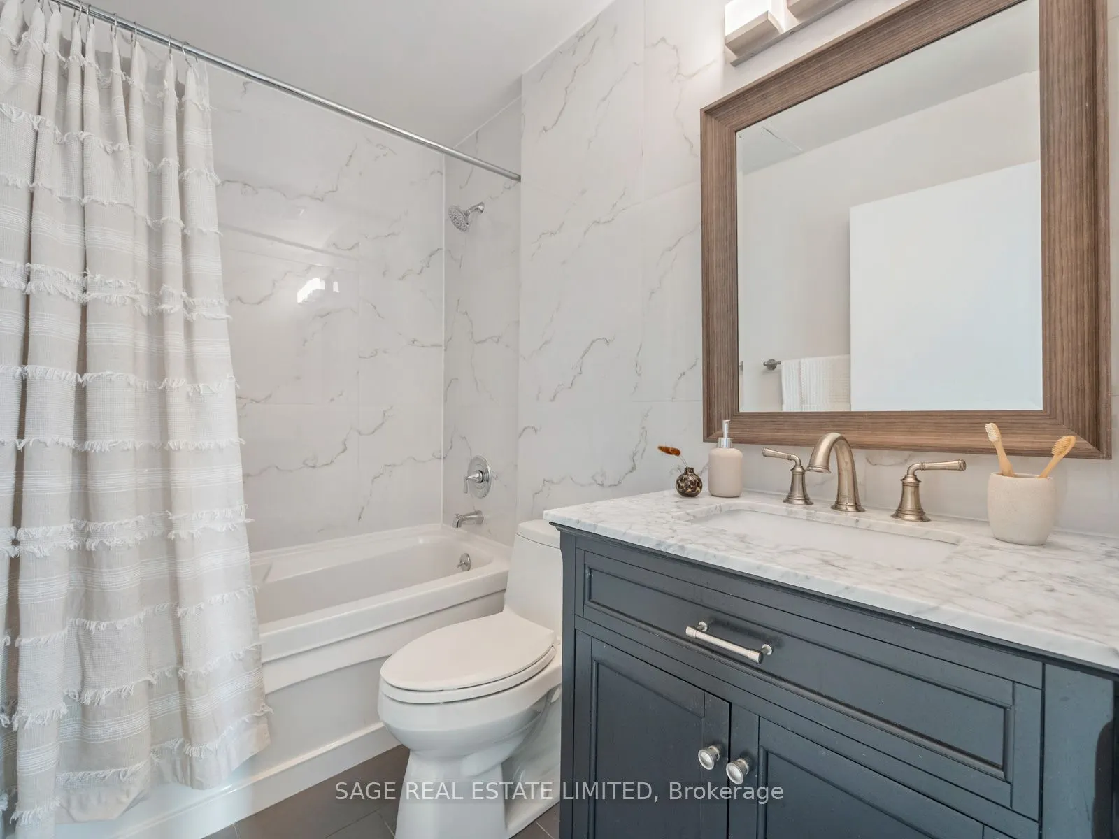 1001 Roselawn Avenue, #231