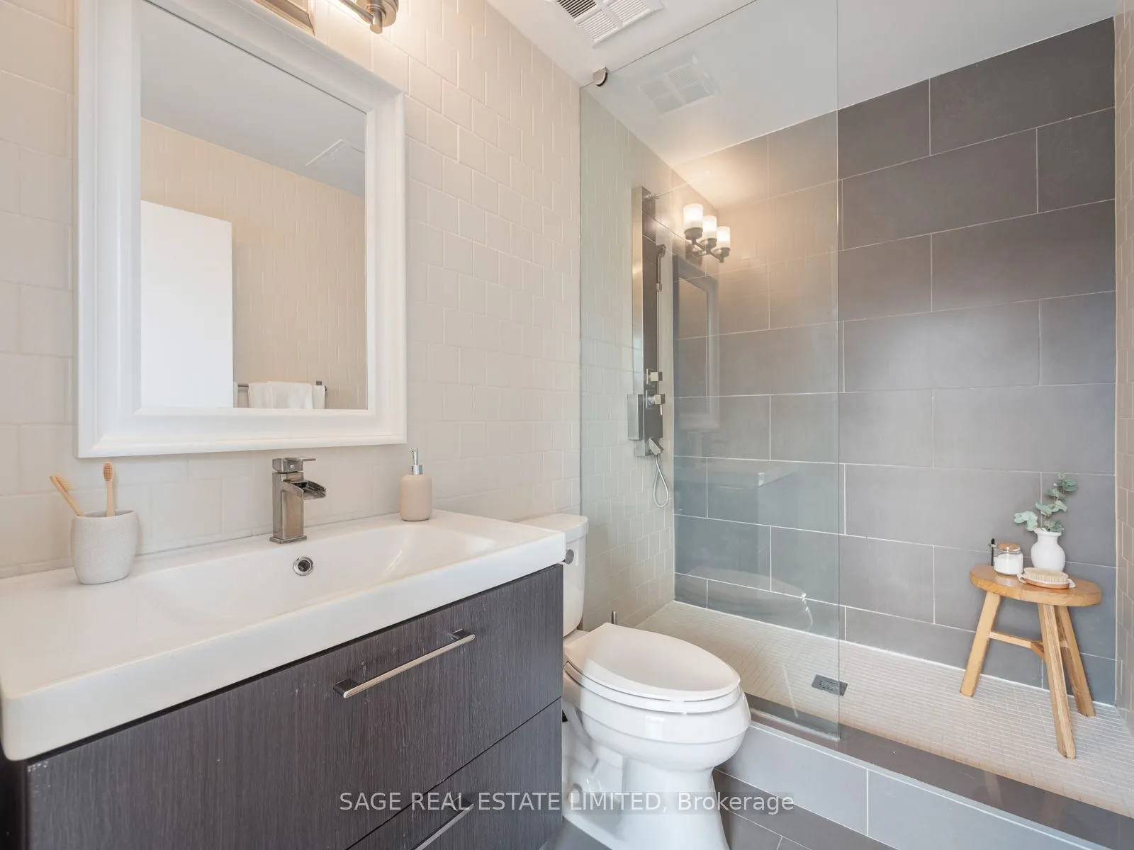 1001 Roselawn Avenue, #231