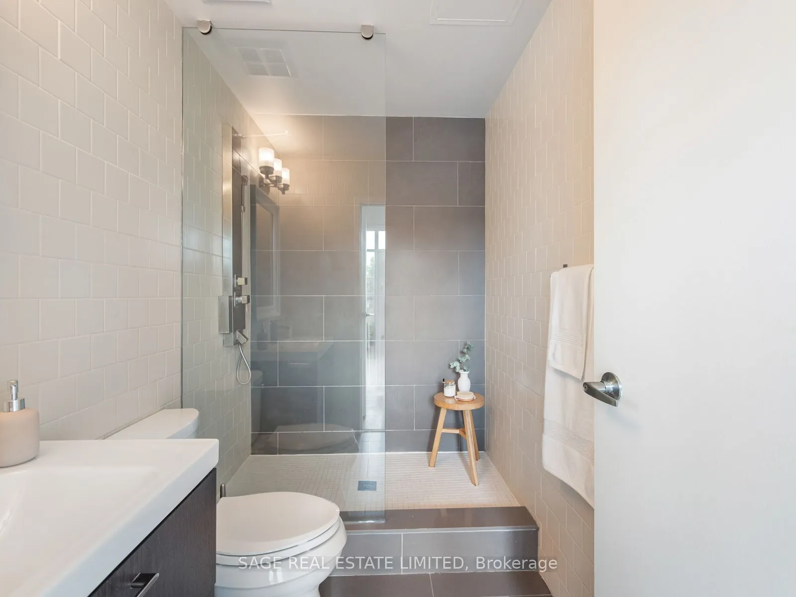 1001 Roselawn Avenue, #231