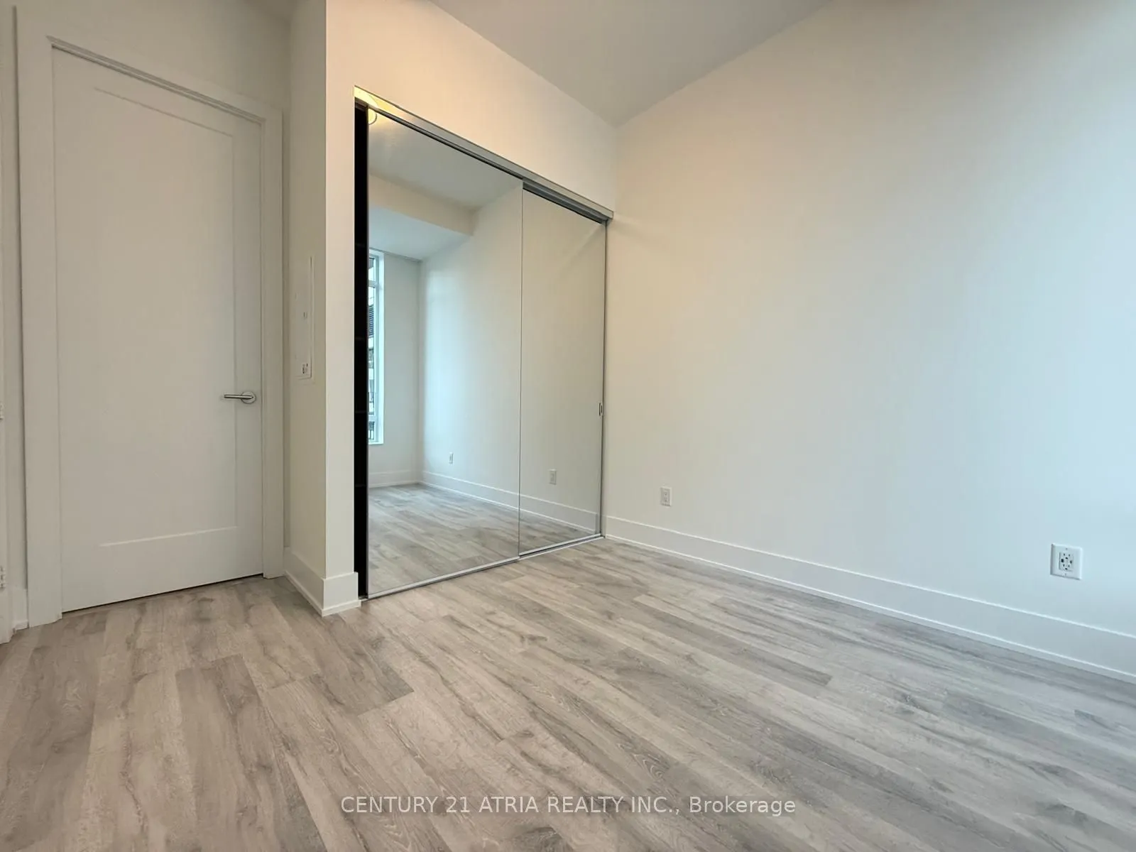 259 THE KINGSWAY, #MZ01