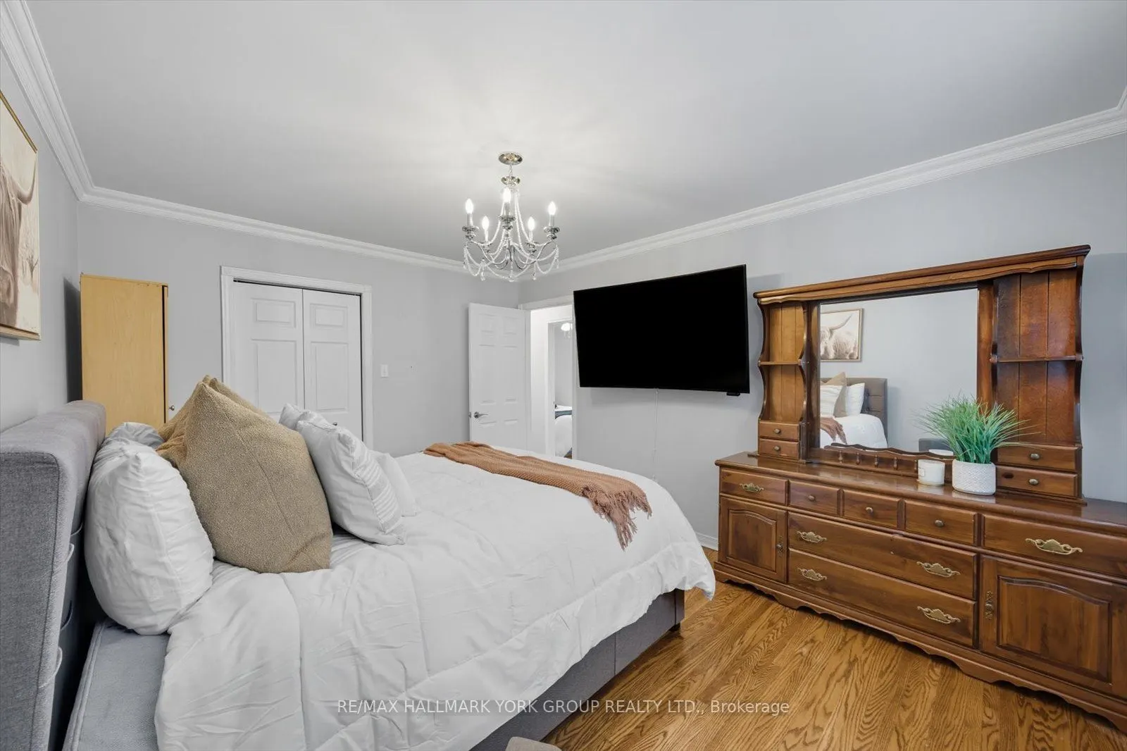 27 Bromley Crescent