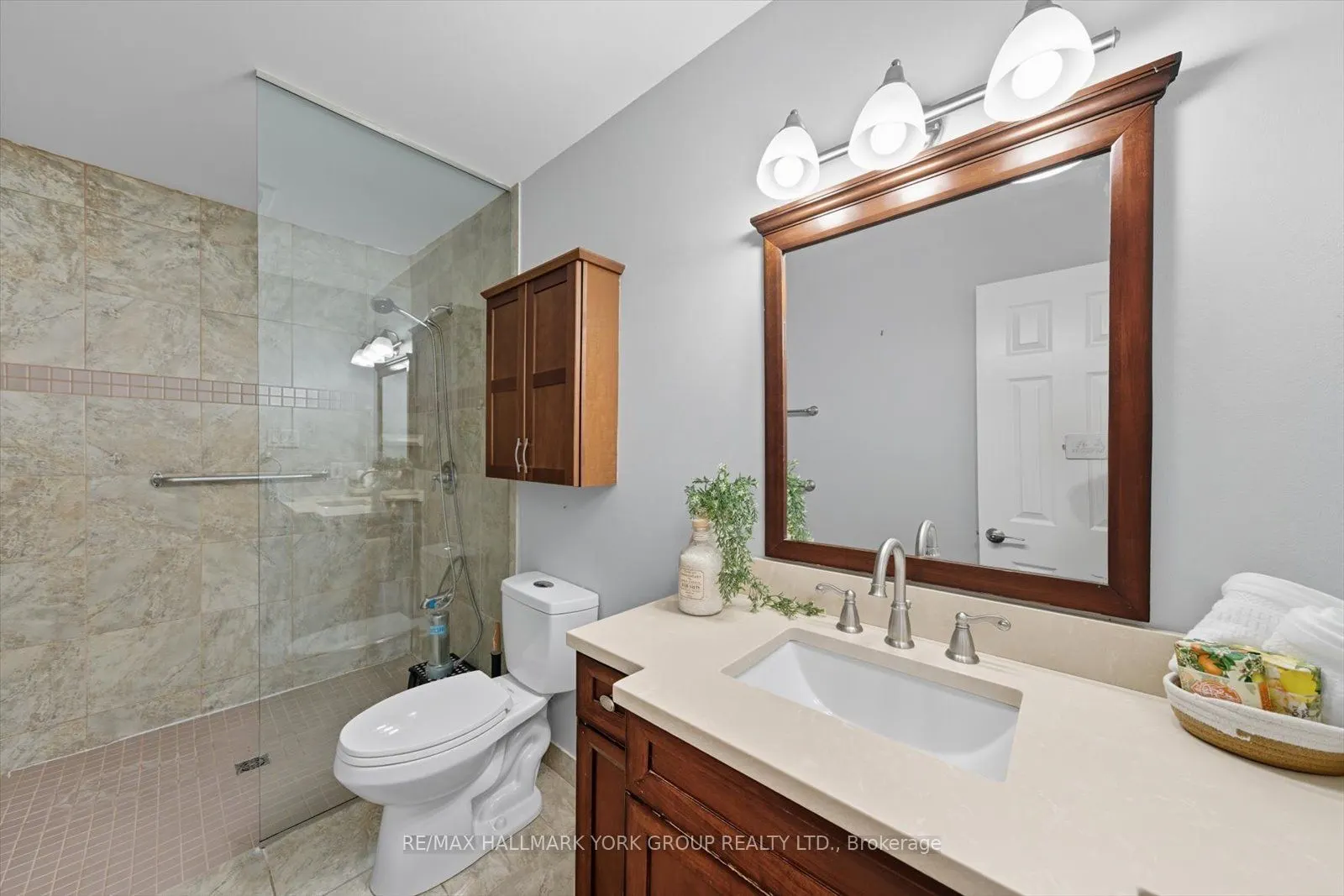 27 Bromley Crescent