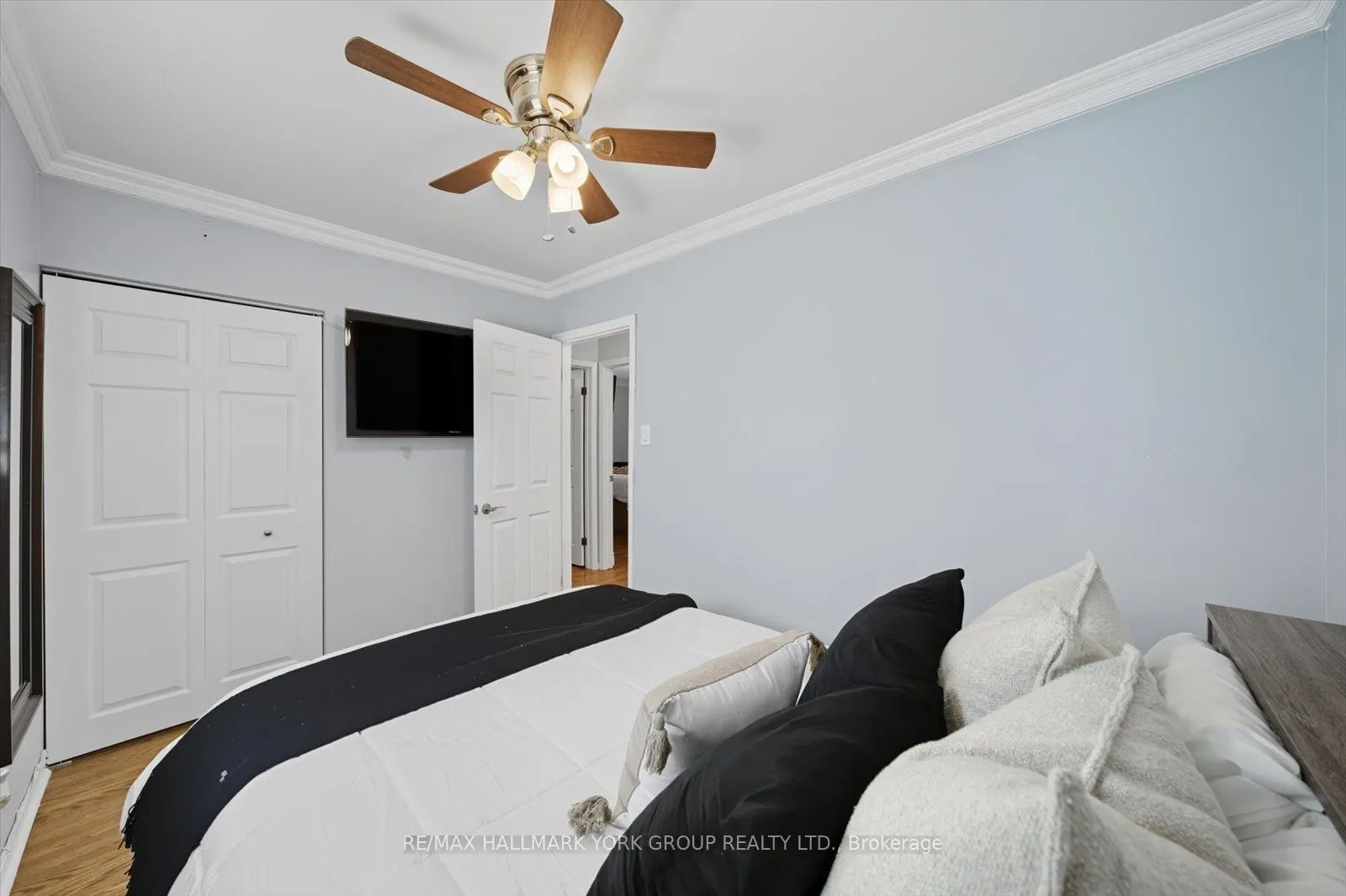 27 Bromley Crescent