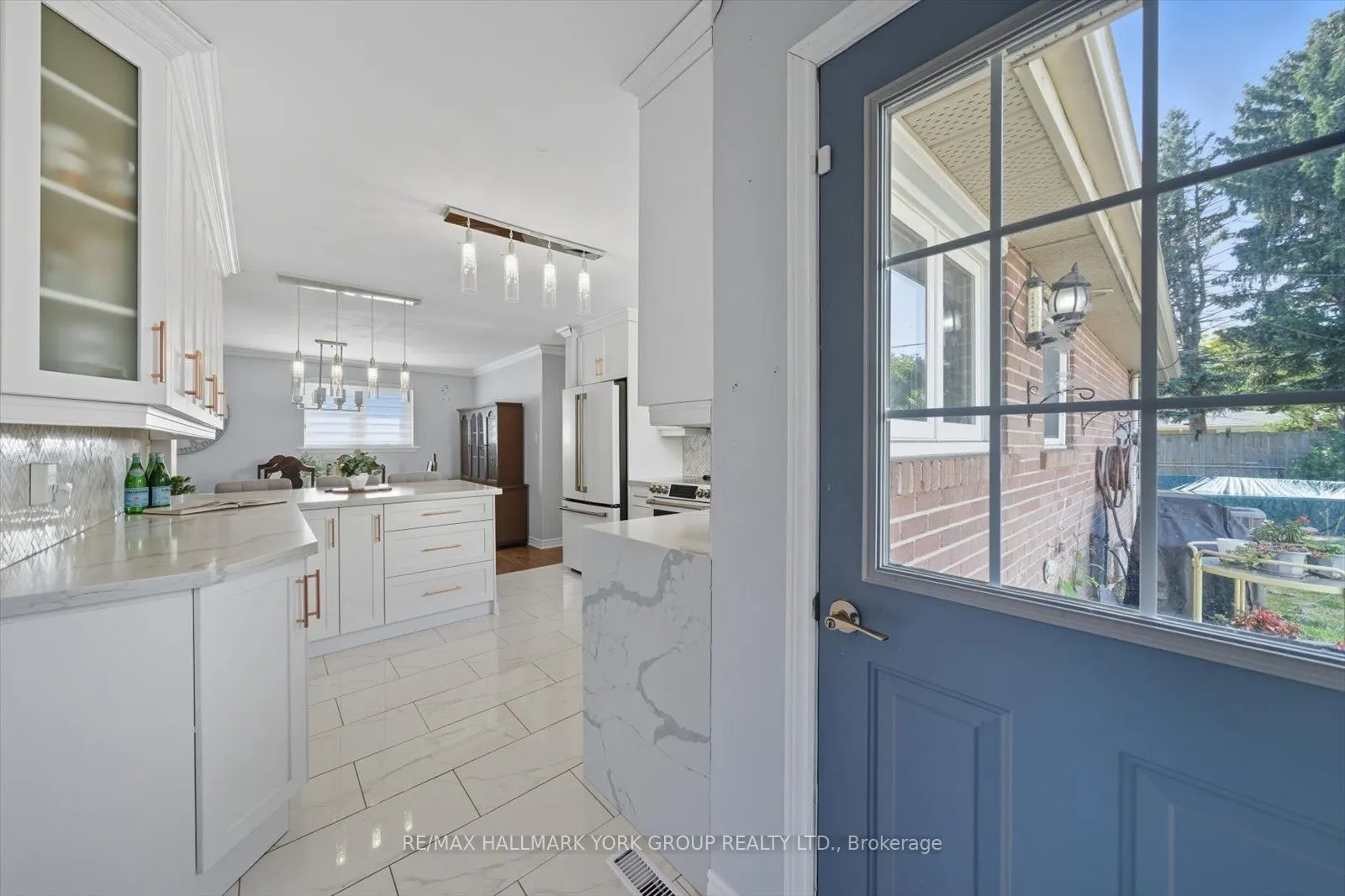27 Bromley Crescent