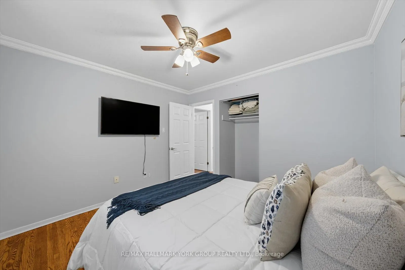27 Bromley Crescent