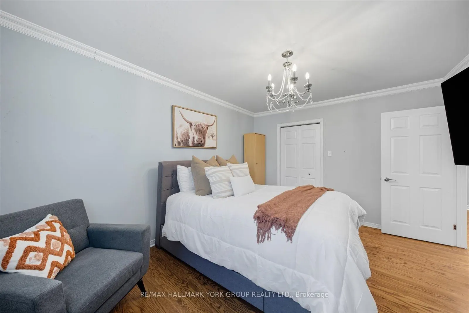 27 Bromley Crescent