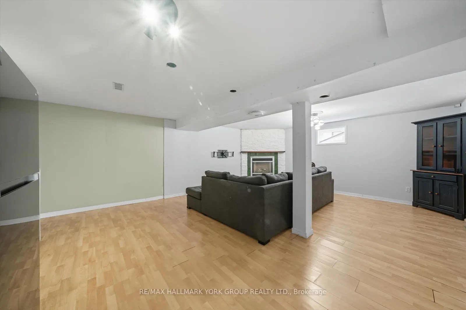 27 Bromley Crescent