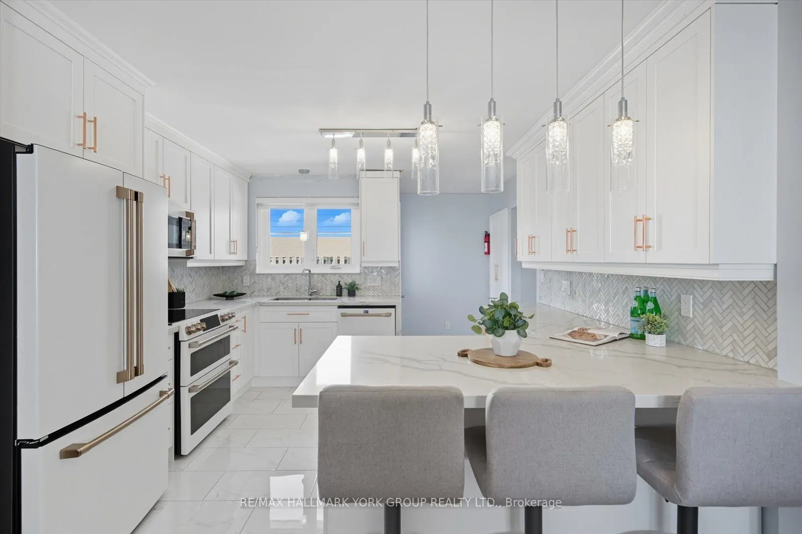 27 Bromley Crescent