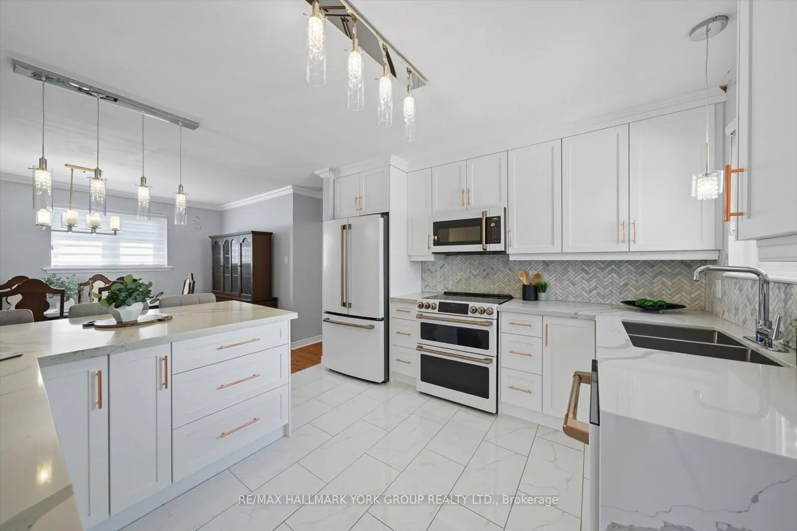 27 Bromley Crescent
