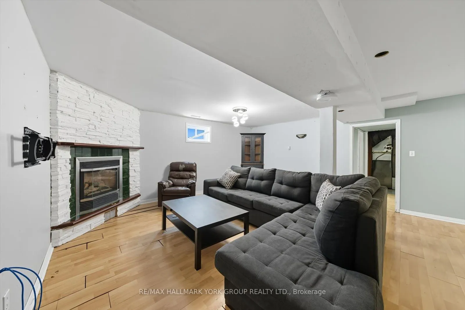 27 Bromley Crescent