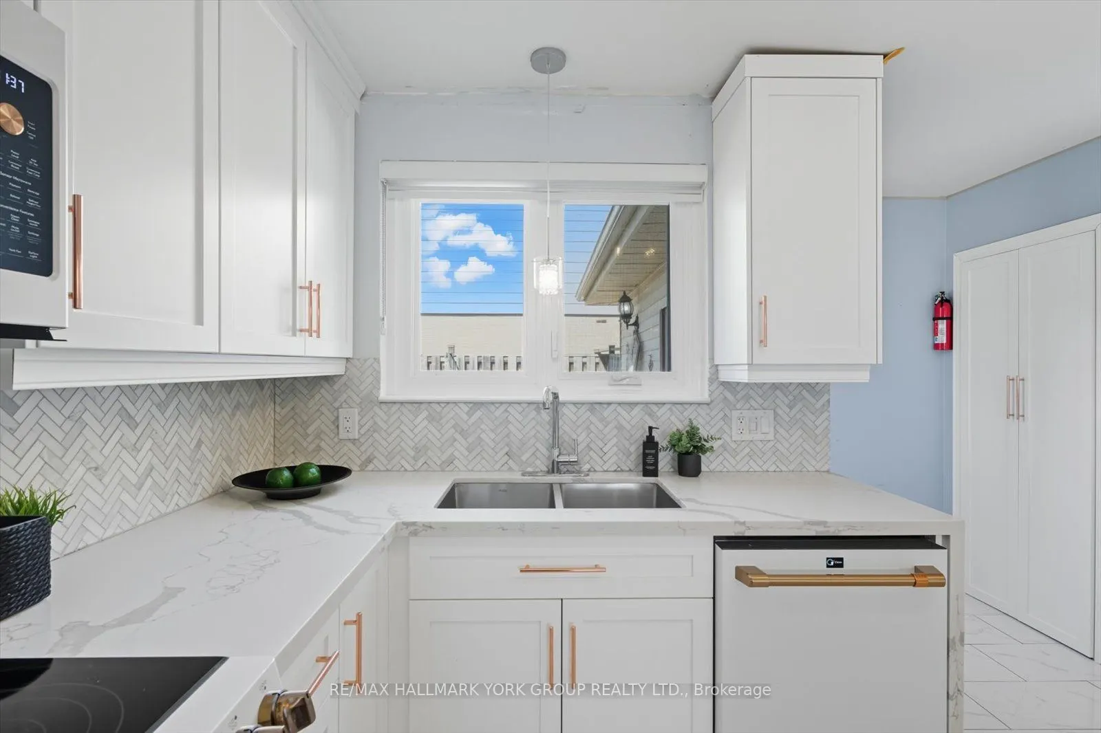 27 Bromley Crescent