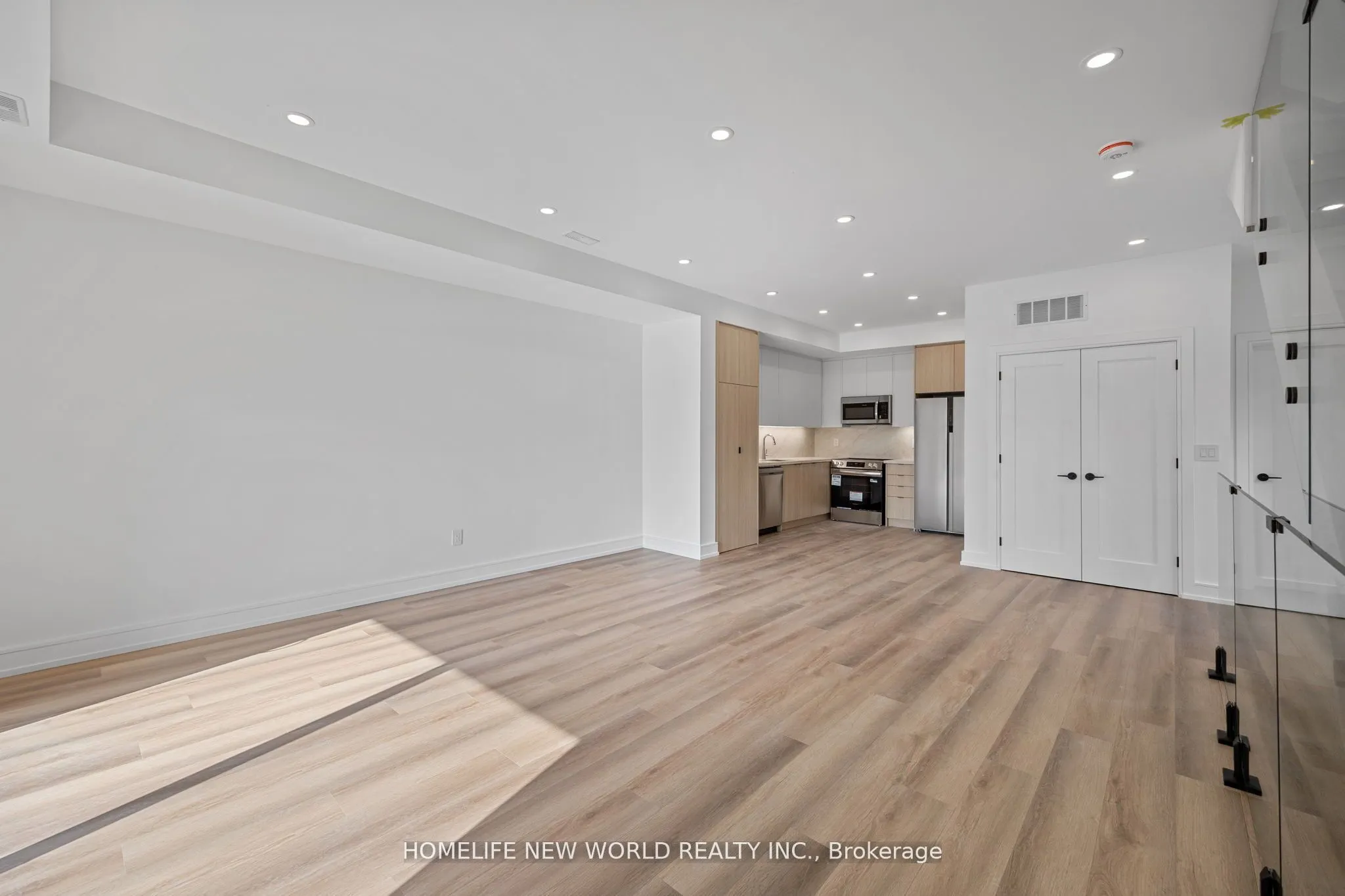 3 - 43 Batavia Avenue, #Lease