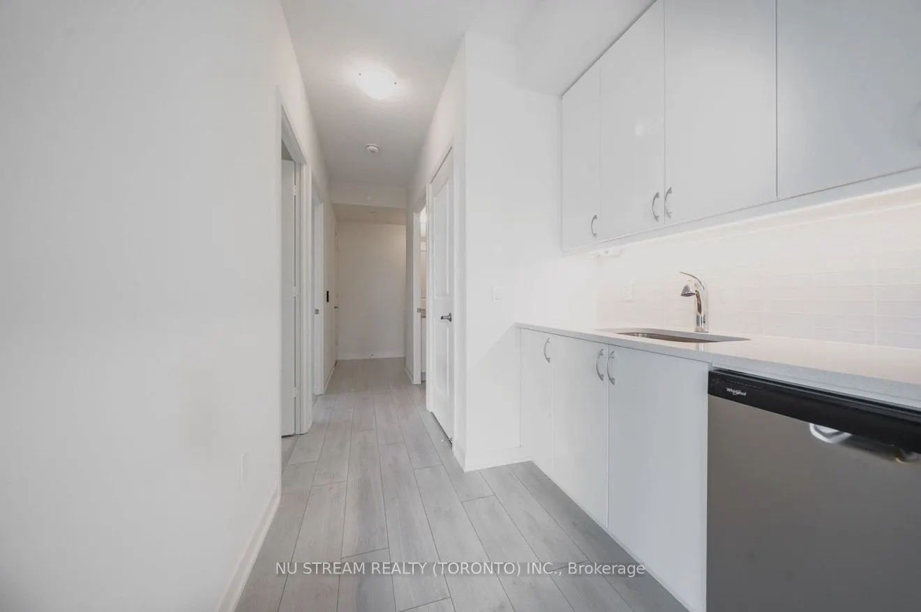 38 Annie Craig Drive, #808