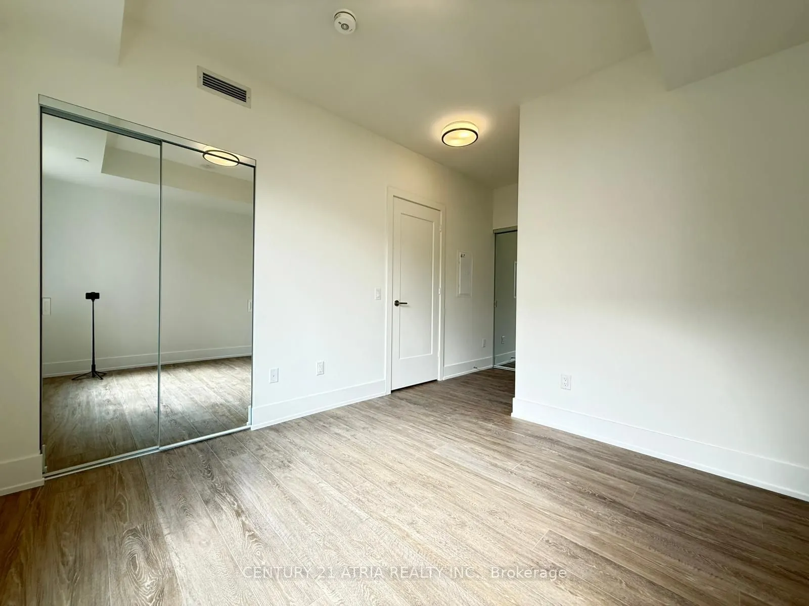 259 THE KINGSWAY, #224