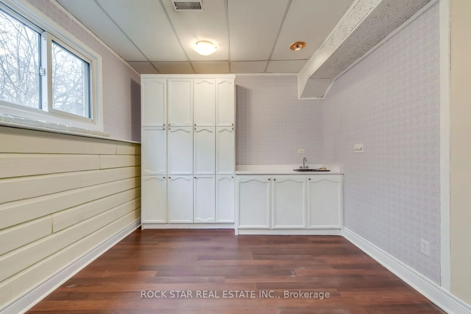 14 Cairnmore Court
