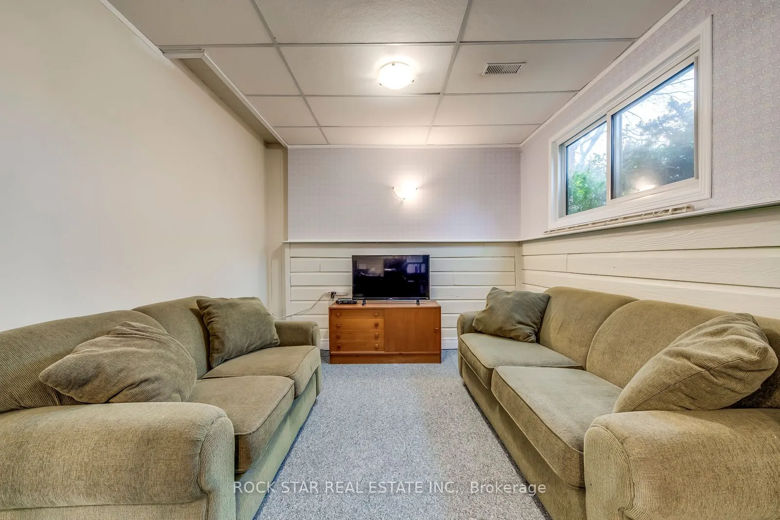 14 Cairnmore Court