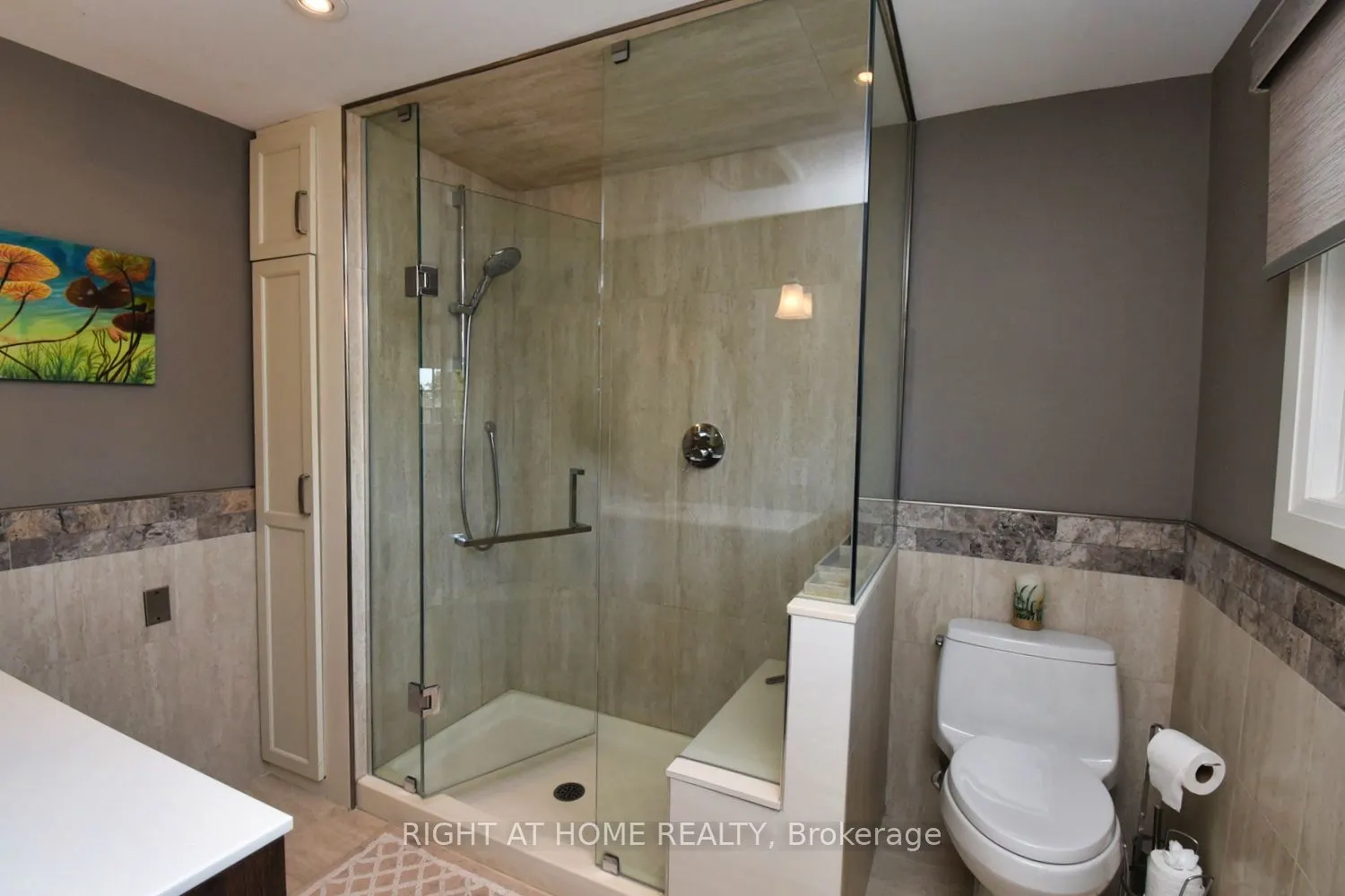 3224 Twin Oaks Crescent